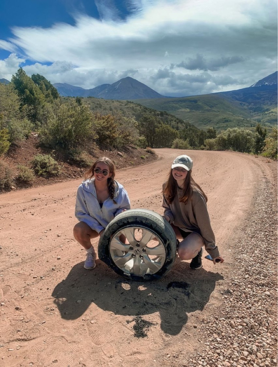 Cute pic from camping in Moab, utah! Perfect athleisure and hiking wear tagged!

#LTKfitness #LTKfindsunder100 #LTKtravel