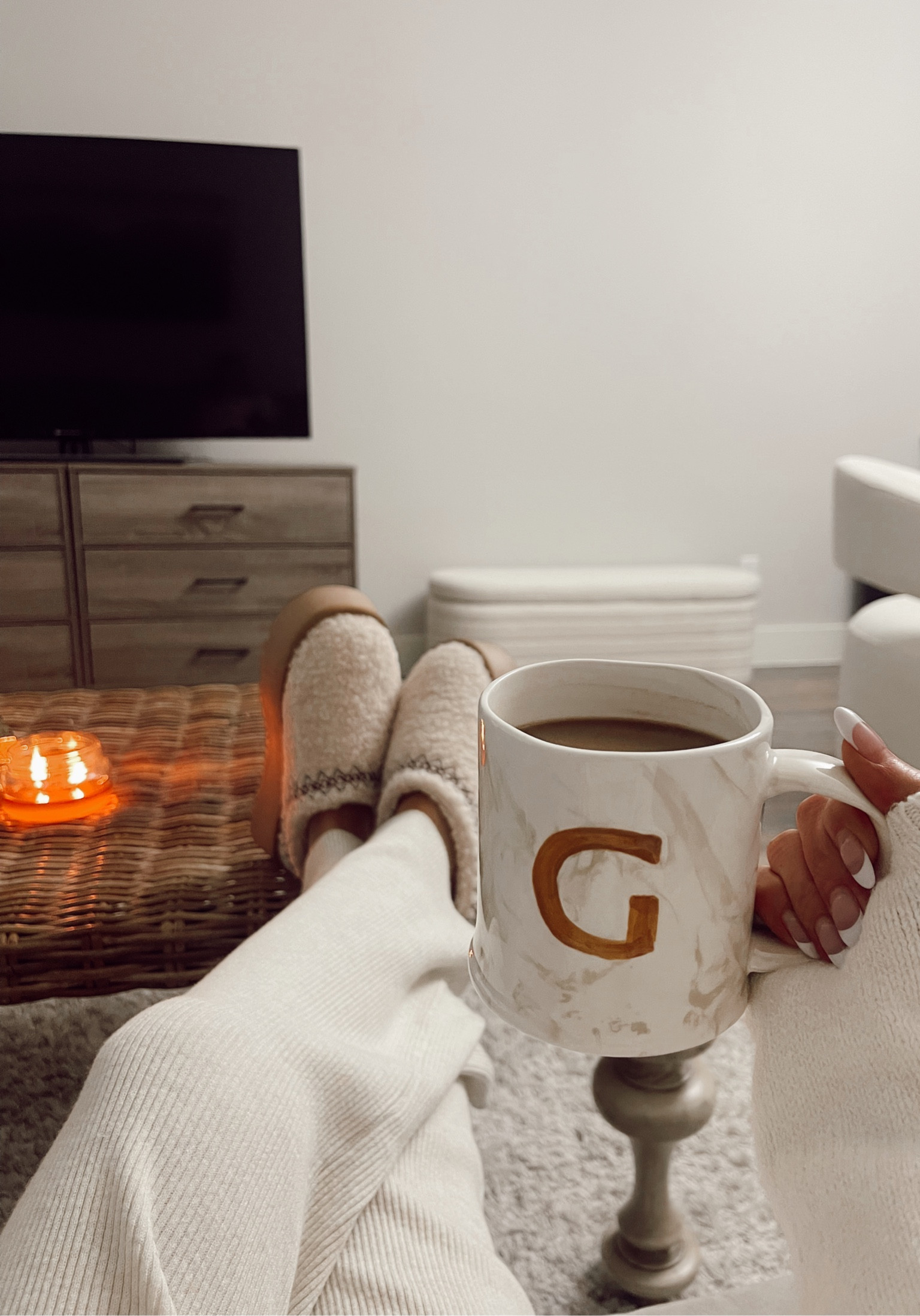 ☕️

home, cozy home, home decor, new home inspo, neutral home, ugg dupes 

#LTKhome #LTKshoecrush #LTKstyletip