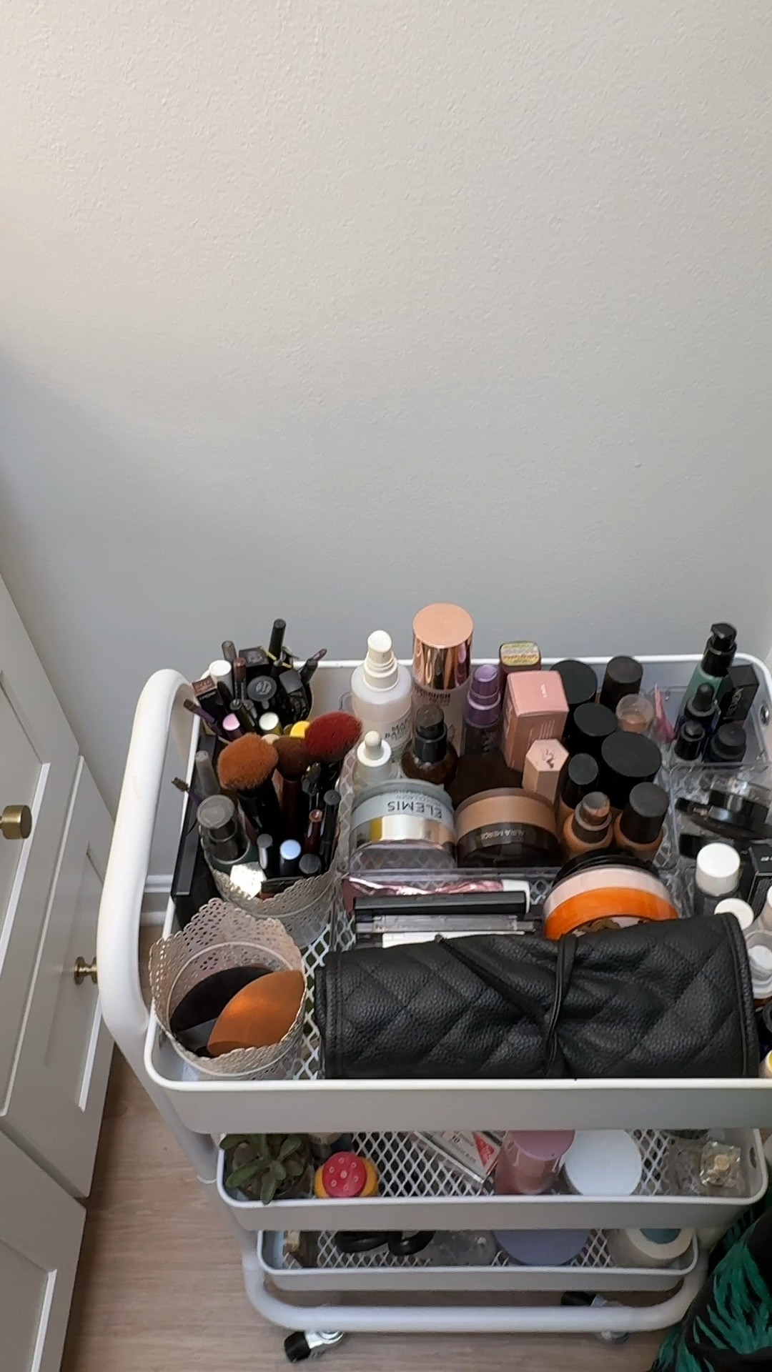 Babe, say buh-bye to messy beauty drawers. This chic makeup organizer is literally a life-saver. Keep your favorite lipsticks, brushes, and skincare all neat, cute, and so Insta-worthy. Your morning routine just got 100x easier (and prettier). #MakeupOrganization #BeautyHacks #VanityGoals #OrganizedAF #MakeupStorage #BeautyMustHaves #ChicAndTidy #SelfCareVibes

#LTKStyleTip #LTKBeauty #LTKFindsUnder100