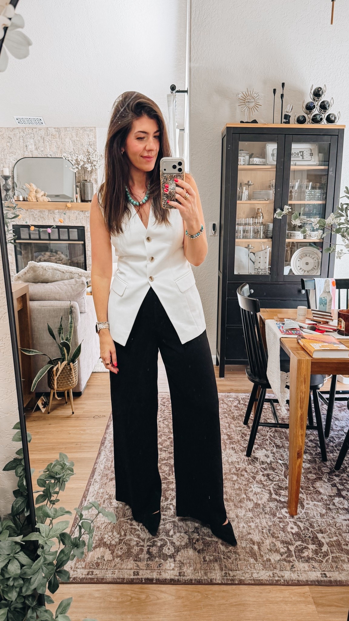 Work outfit of the day
Vest-medium
Wide leg pants-29 long curvy


#LTKWorkwear #LTKSaleAlert #LTKMidsize