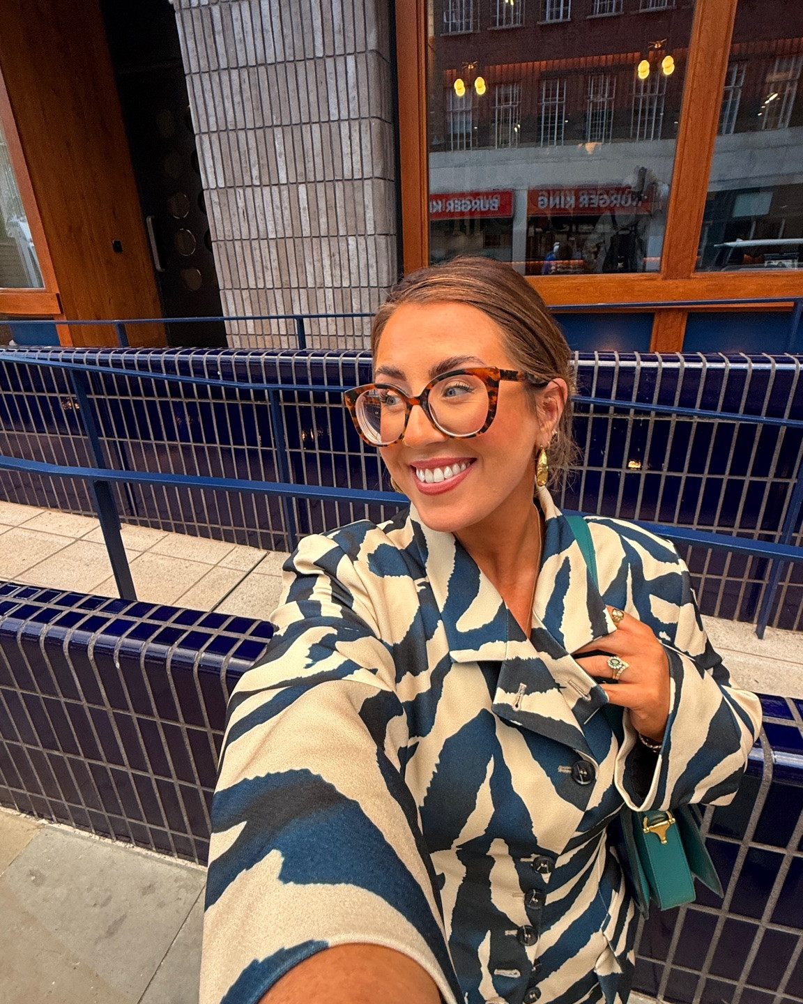 Coolest blazer EVAAAA

wearing a size 10

#LTKFashionMonth #LTKautumn #LTKmidsize