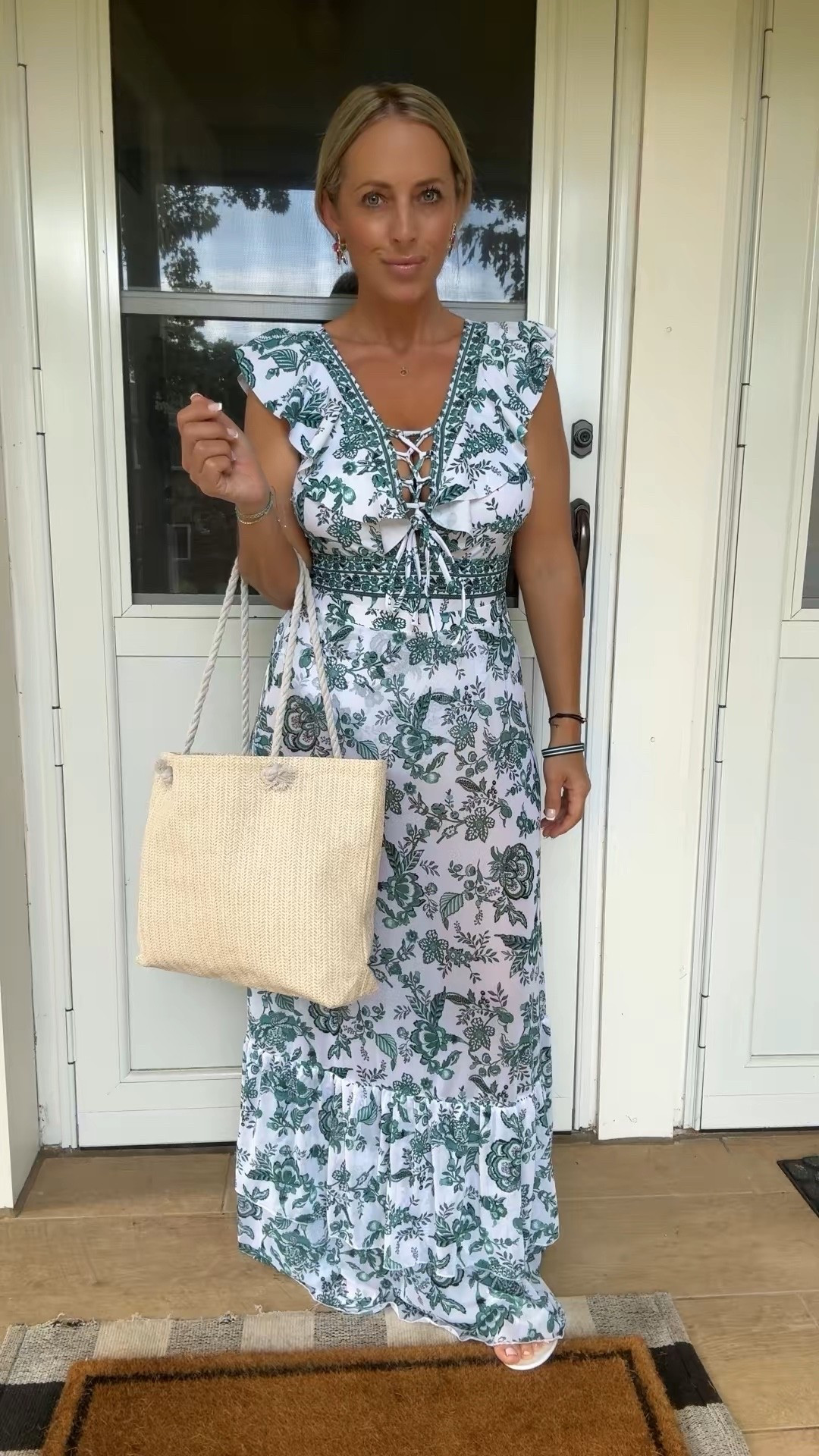 Hamptons beach day outfit 

#LTKMidsize #LTKFindsUnder50 #LTKSwim