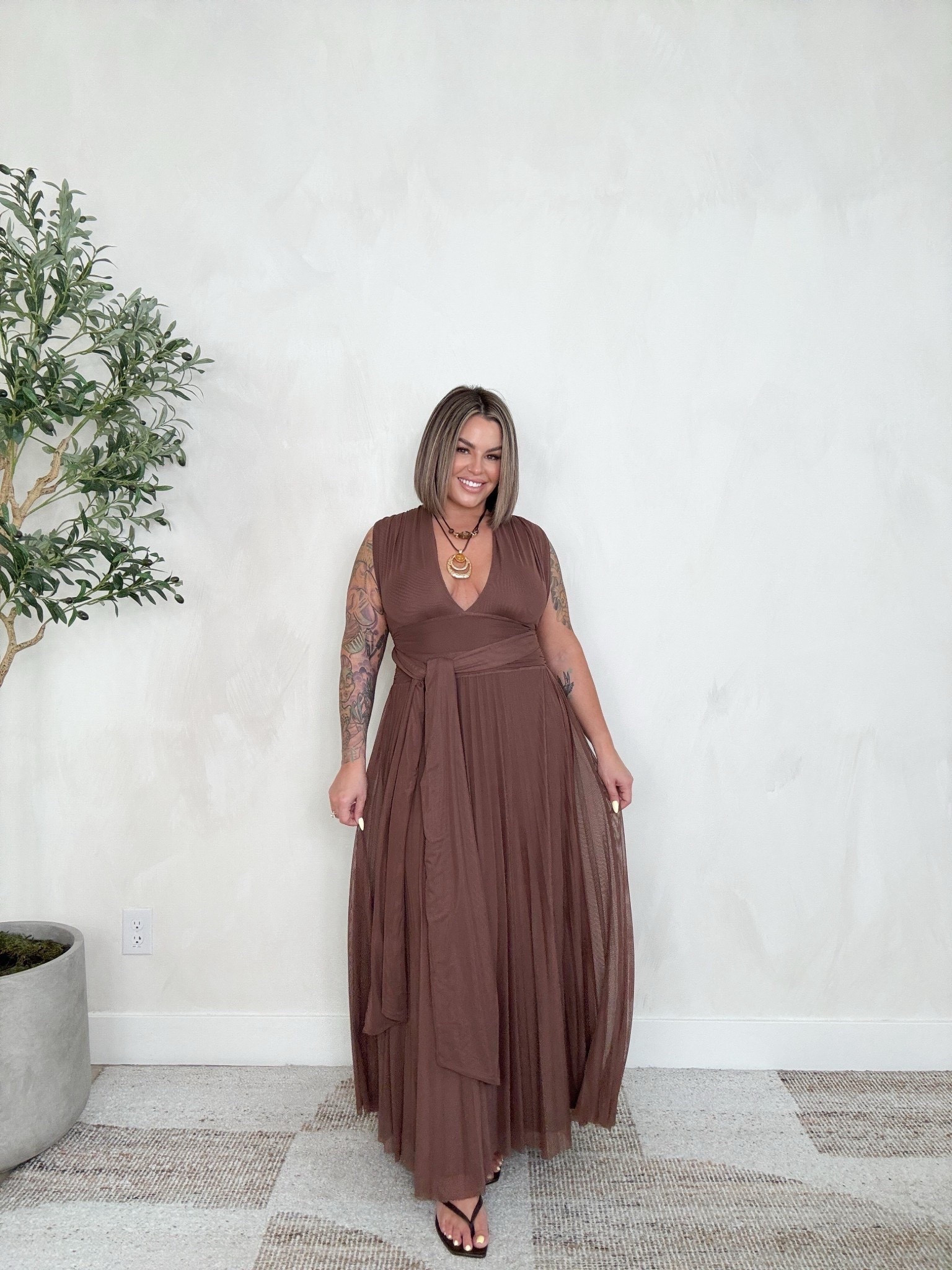 Wedding guest dress. 
Size L 
Straps can be tied several different ways. Check the model on the site. 


Follow my LTK @shaynaslife on the @shop.LTK app to view this post and get my exclusive app-only content!

#liketkit 
@shop.ltk
https://liketk.it/5YWDG