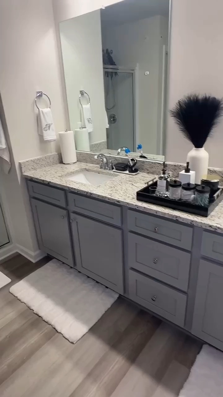 I absolutely love how my master bathroom turned out 🖤 It’s simple but elegant 🥰

Everything thing I purchased is linked on my LTK Shop 💋

#bathroommakeover #bathroomdecor #homedecorideas

#LTKHome #LTKHoliday #LTKCyberWeek