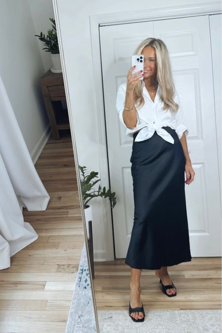 Classy summer outfit
Black satin skirt outfit 
Chic style 