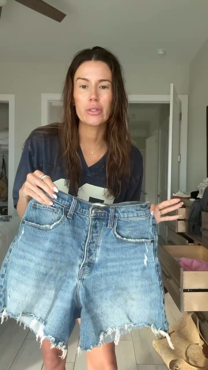 10/10 recommend these denim shorts from @abercrombie & they’re on sale 25% off with code: AFLTK 

The perfect every day length mom short!

Spring outfit, vacation outfit, casual outfit 

#LTKootd #LTKdayinmylife #LTKSaleAlert
