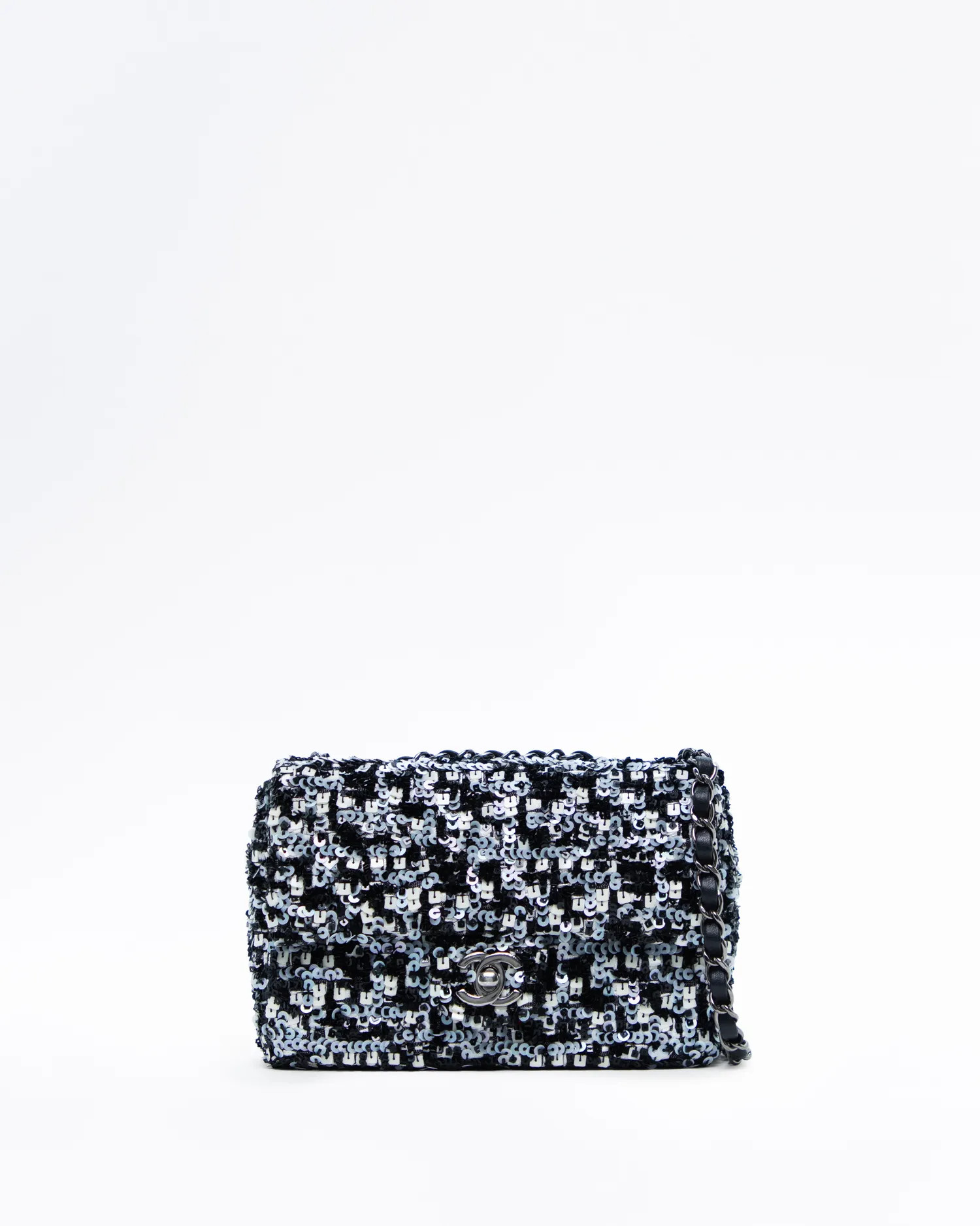 HomeHow It WorksClub PerksApply nowMerch Shop | Vivrelle