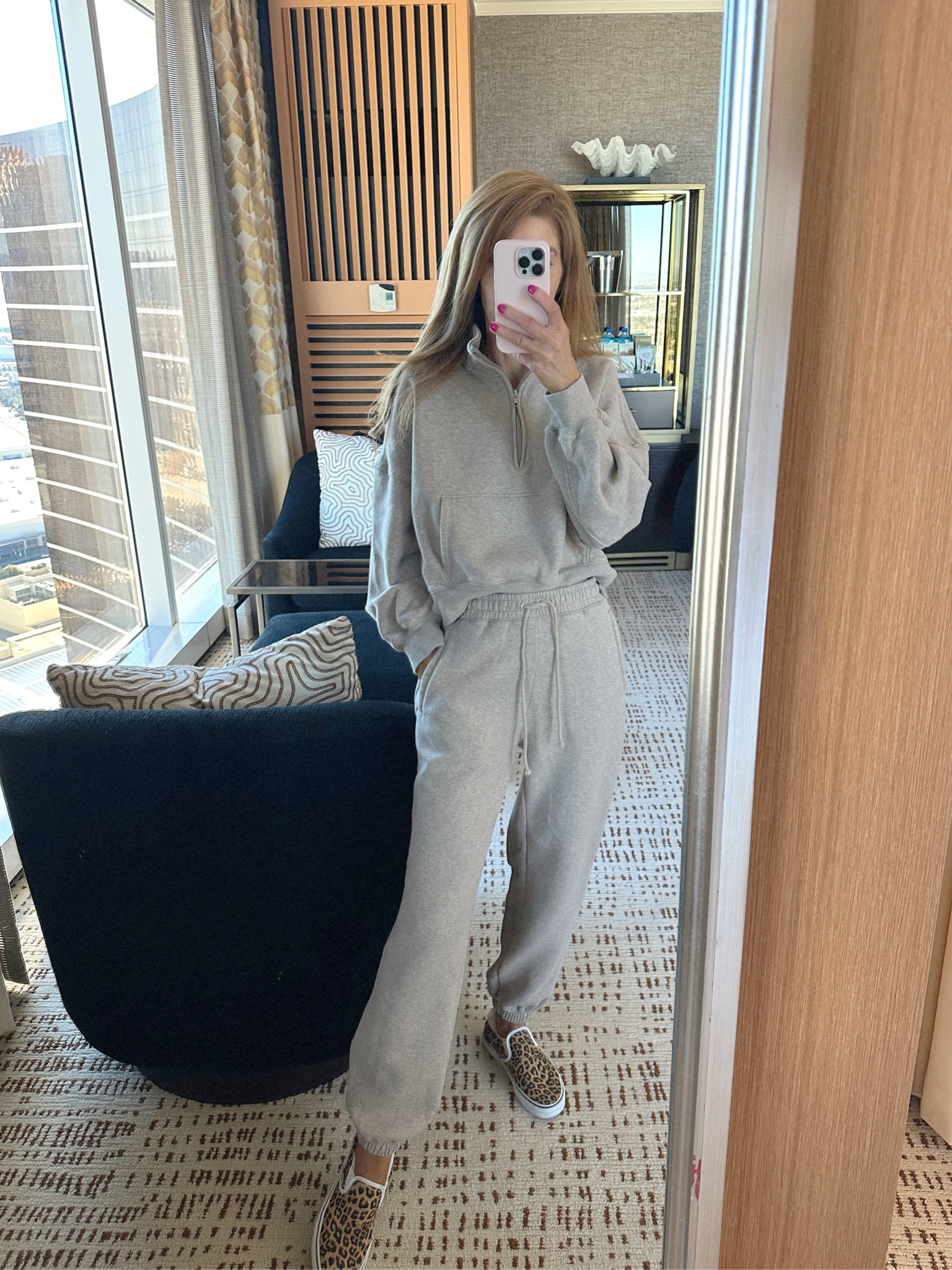 Cozy matching sweatpant sweatshirt set 15% off i am in size small, i wanted it oversized so sized up comes in tons of colors 

#LTKfindsunder100 #LTKshoecrush #LTKover40