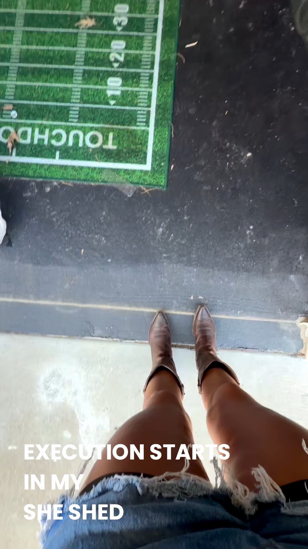 Cleaning, then creating ✨

Quick clean up in my she shed before a weekend of building cabinets, a custom table, and installs for the students at the Institute of Beauty 💇🏽‍♀️

Linking some of the items I use in here + in this video 🤍
I’ll have to give y’all a full she shed tour soon

#LTKHome #LTKOver40 #SheShed #CleanThenCreate #WomenWhoBuild