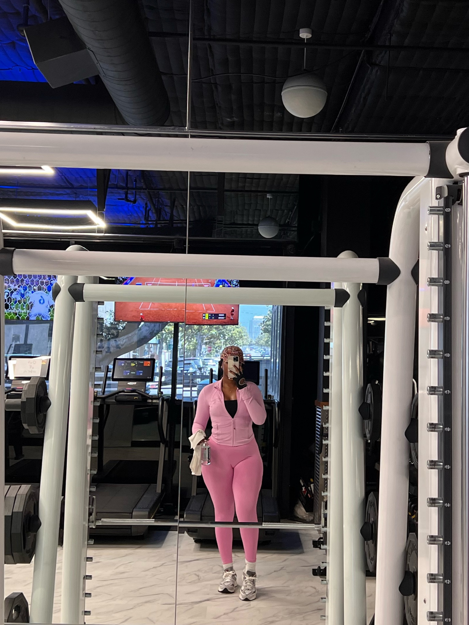 She’s pink today!! #LTKworkoutfits

#LTKWorkwear