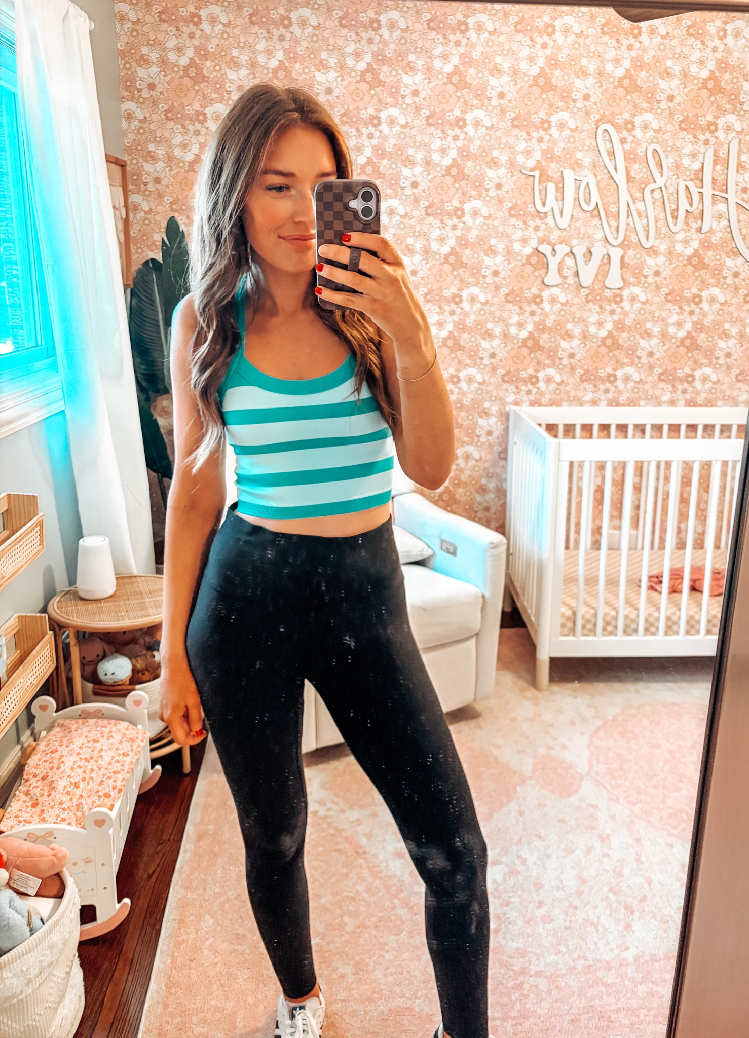 Wearing a size S in tank 

Workout tank / workout / activewear / sports bra / leggings 