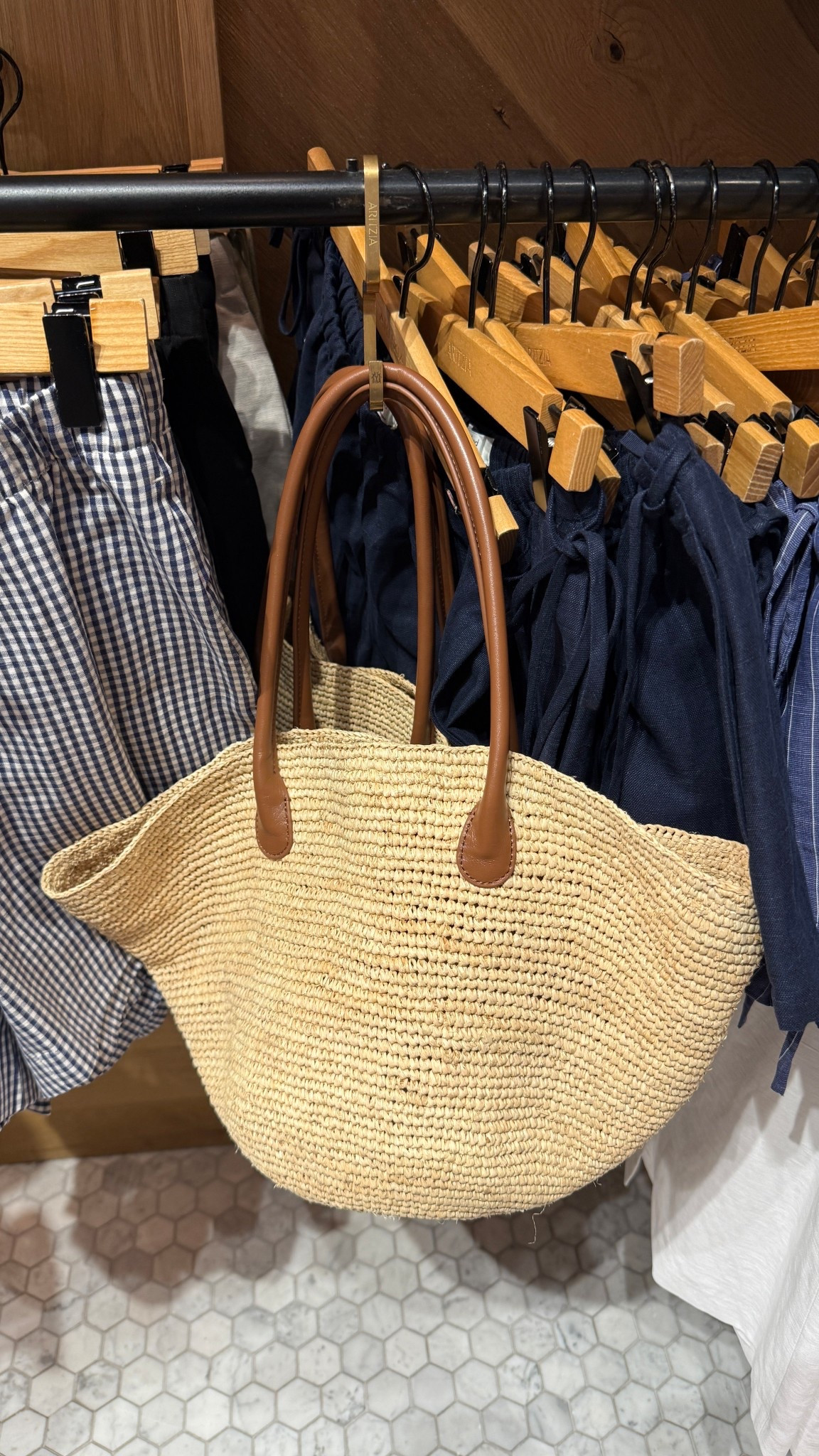 Spotted the @Aritzia Bartlett Raffia Bag in store 😍 cute for Summer and vacation 

Summer bag raffia bag woven brown shoulder tote classic beach pool casual trendy 