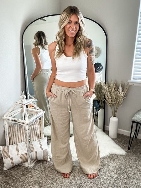 Tank - large (also comes in full length and more colors)
Pants - medium, comes in 5 colors 

#LTKstyletip #LTKSeasonal #LTKcurves