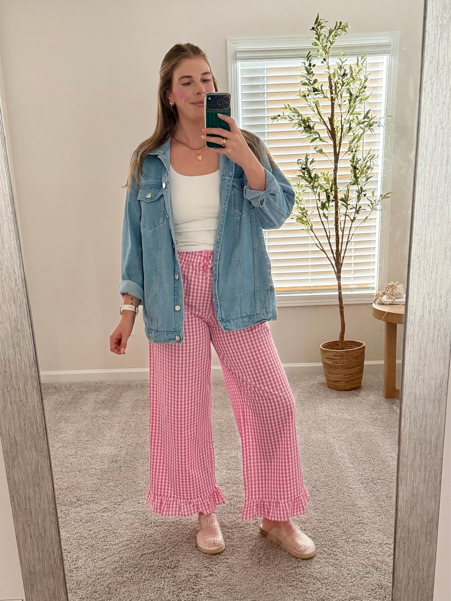 Cutie gingham pants with a ruffle detail at the bottom!

#LTKTall #LTKMidsize #LTKWorkwear