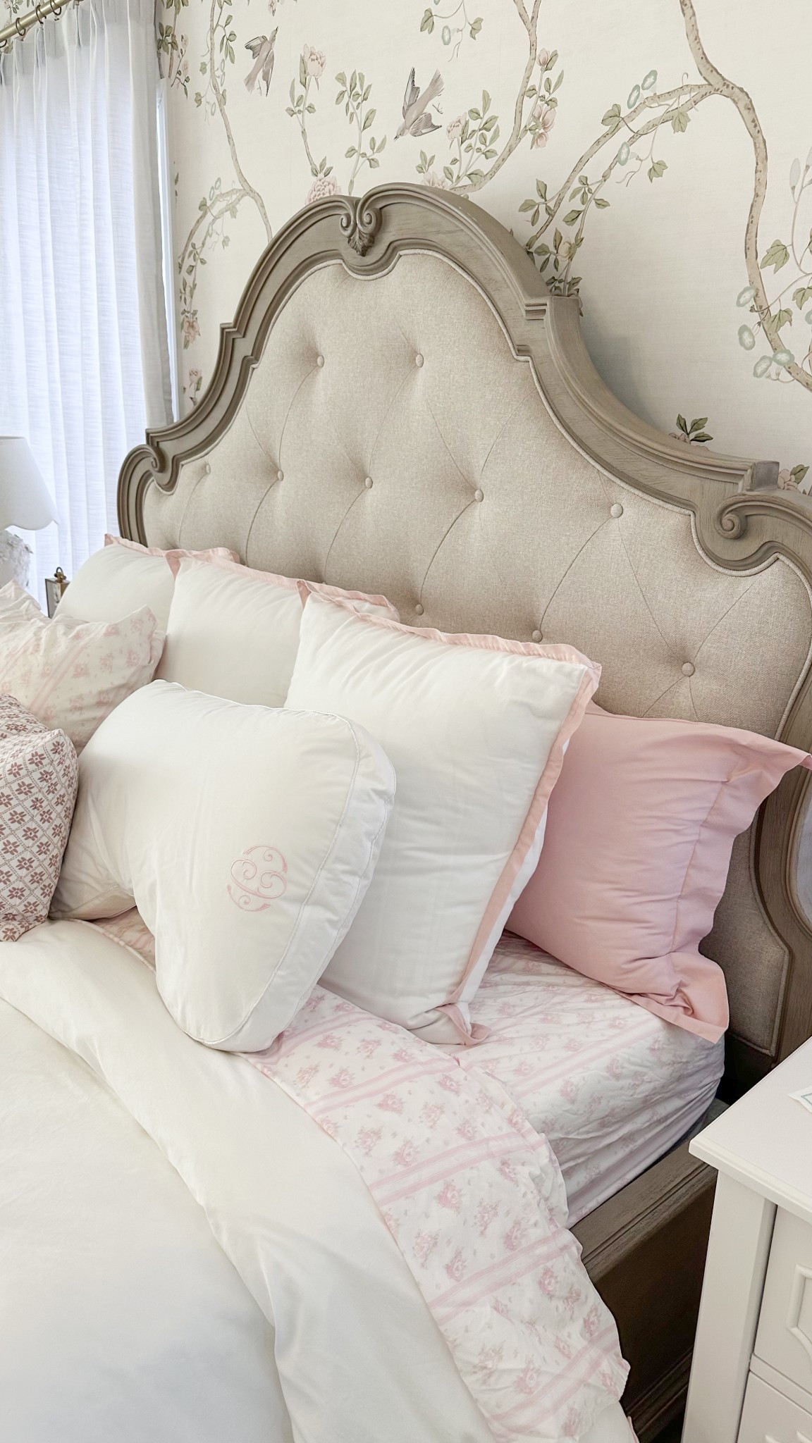 Bedroom decor - spring bedding refresh!🌸

#LTKSeasonal #LTKSaleAlert #LTKHome