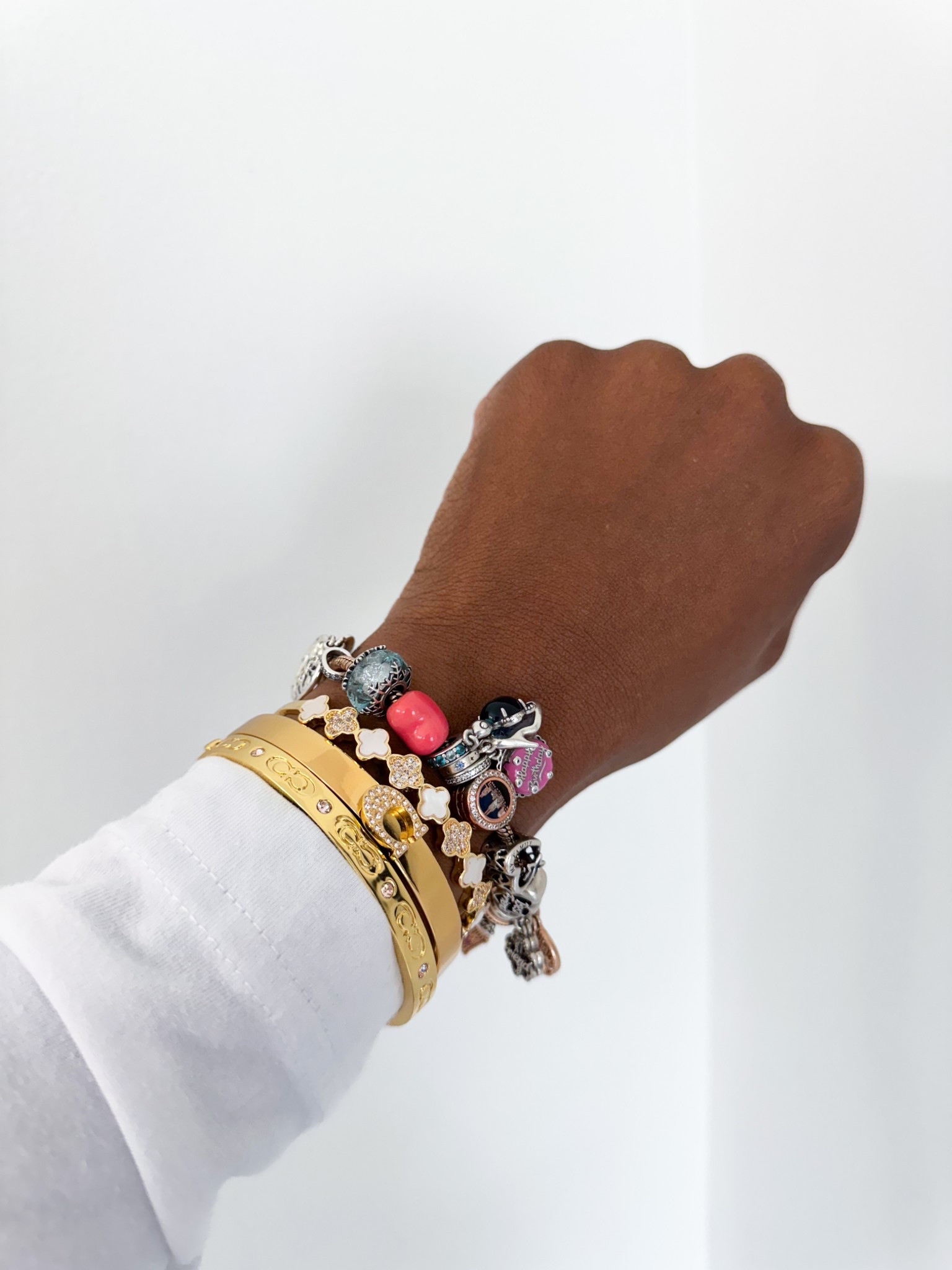 Girlie bangles you need in 2025

#LTKU #LTKFindsUnder50 #LTKItBag