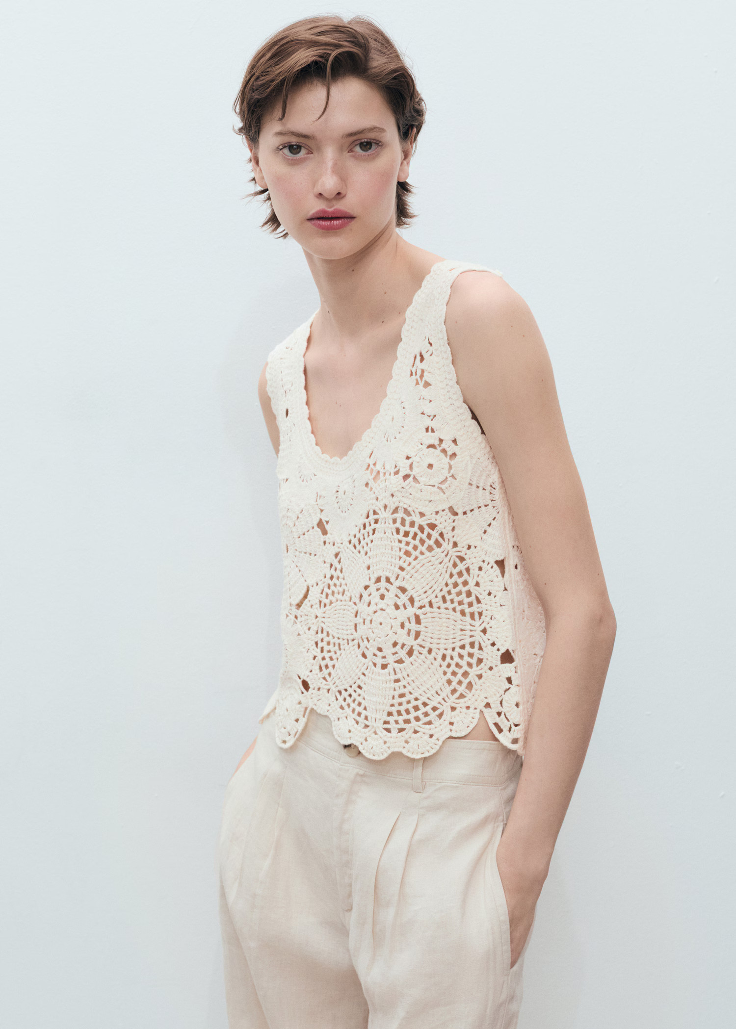 Crochet top with flowers - Women | MANGO United Kingdom | MANGO (UK)