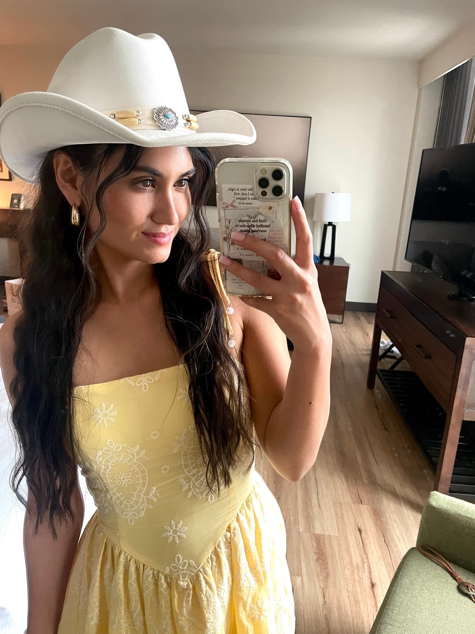 Western Chic🤍 
dress: H&M (in store)



cowgirl hat, cowboy hat, western fashion, country outfit, country concert outfit, western style, western wear

#LTKootd #LTKgrwm #LTKU