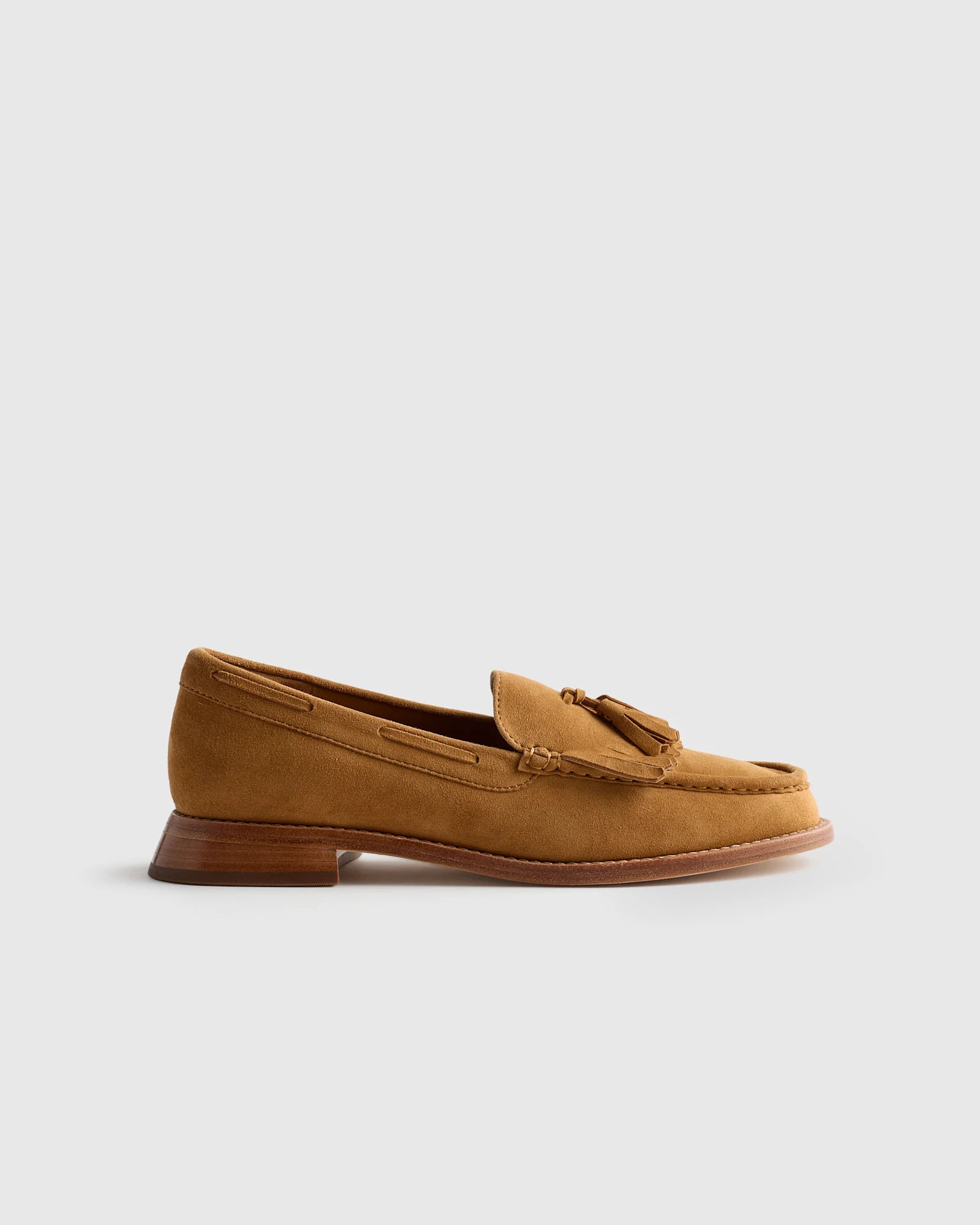 Quince | Women's Italian Leather Tassel Loafer in Black, Size 8 | Quince