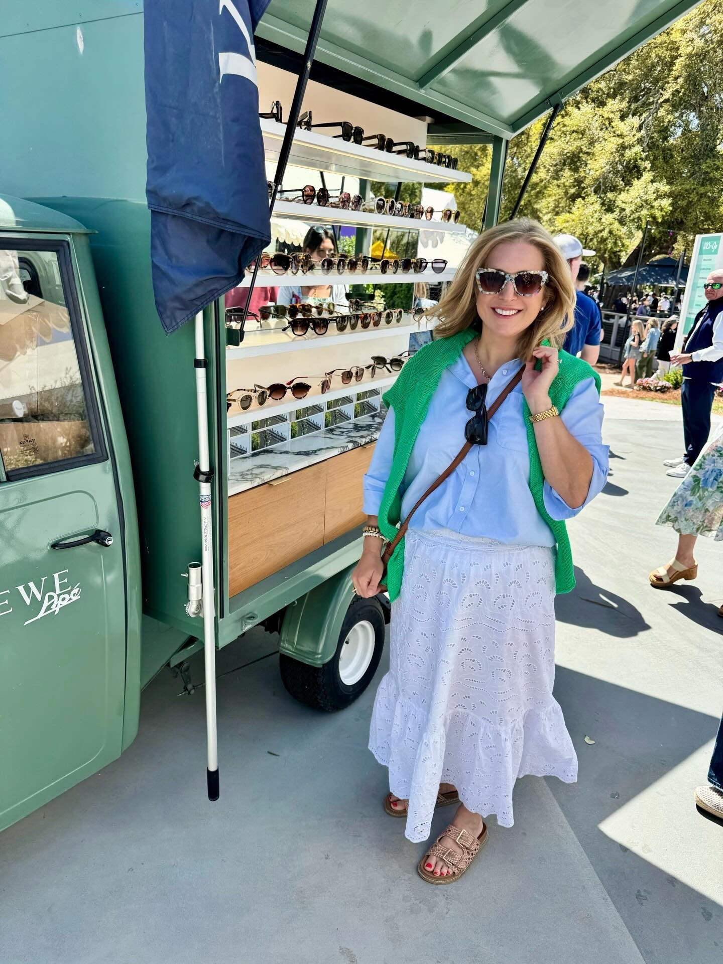 I’ve had my eye on these @krewe sunnies for a while 😎- when I saw them at the Charleston Open 🎾 this weekend,  I had to try them on! I bought the last pair! These fun and funky frames are an everyday party! 🎉

#krewesunglasses #krewe #charlestonopen #sunglasses