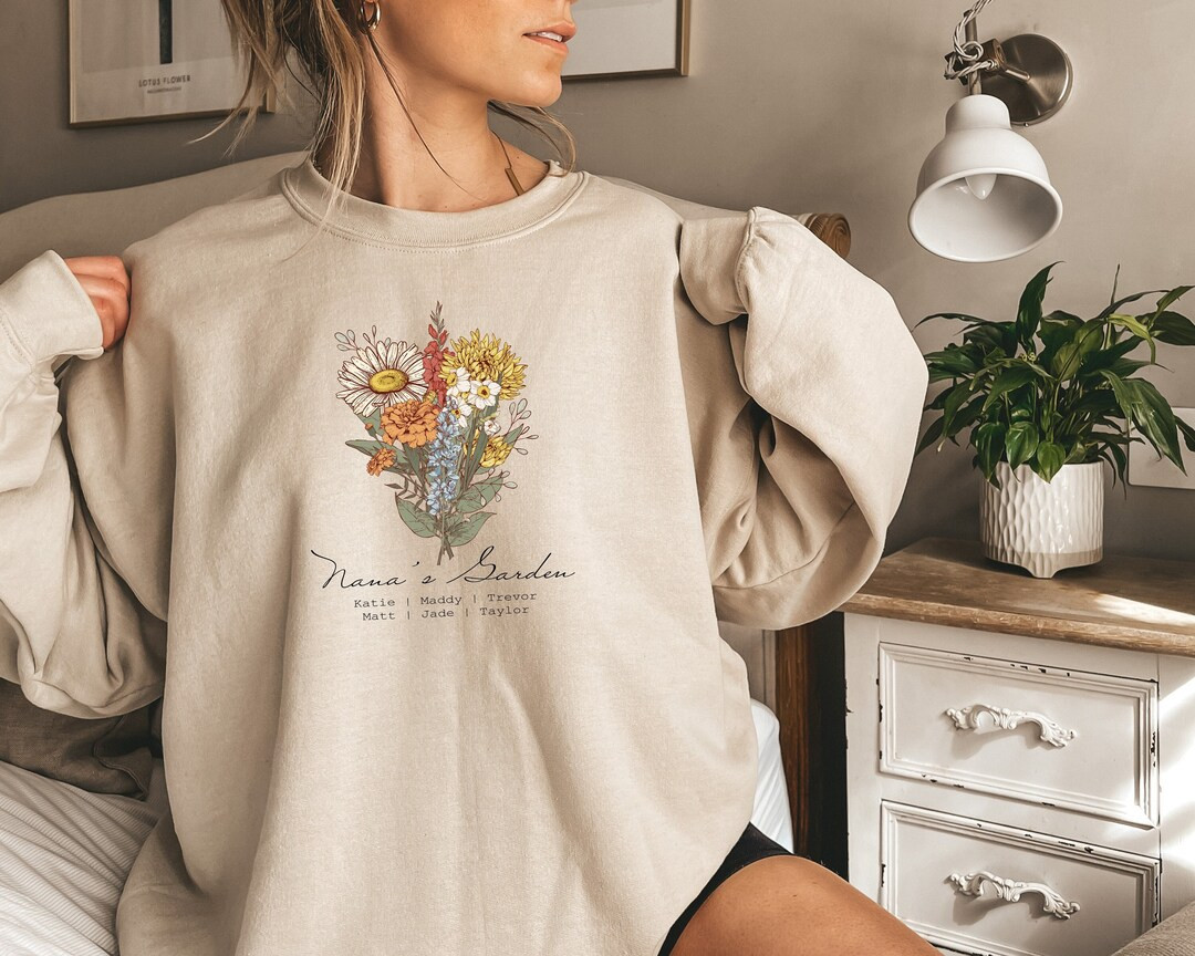 Birth Flower Bouquet Sweater Personalized Gift Custom Sweatshirt For Mom Personalize Garden Sweat... | Etsy (US)
