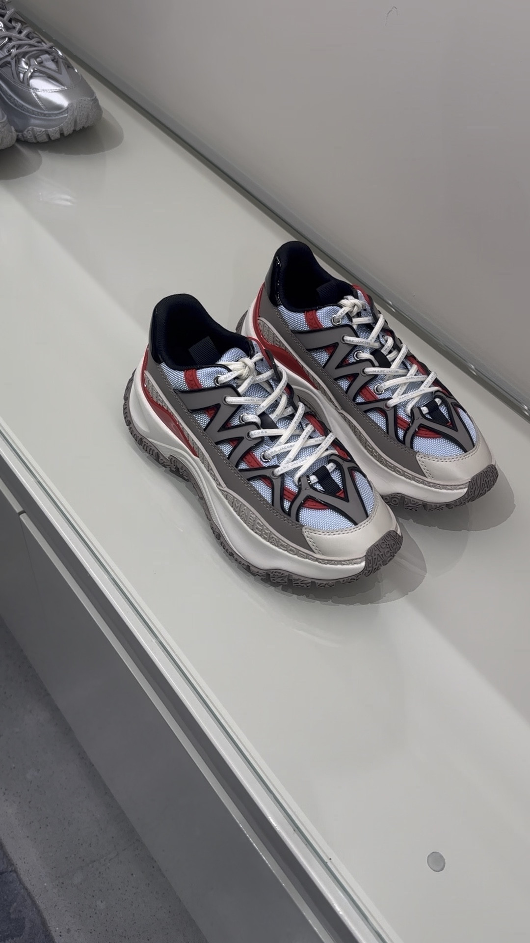 Marc Jacobs clunkers #TheItSneaker

#LTKSeasonal #LTKHoliday #LTKActive
