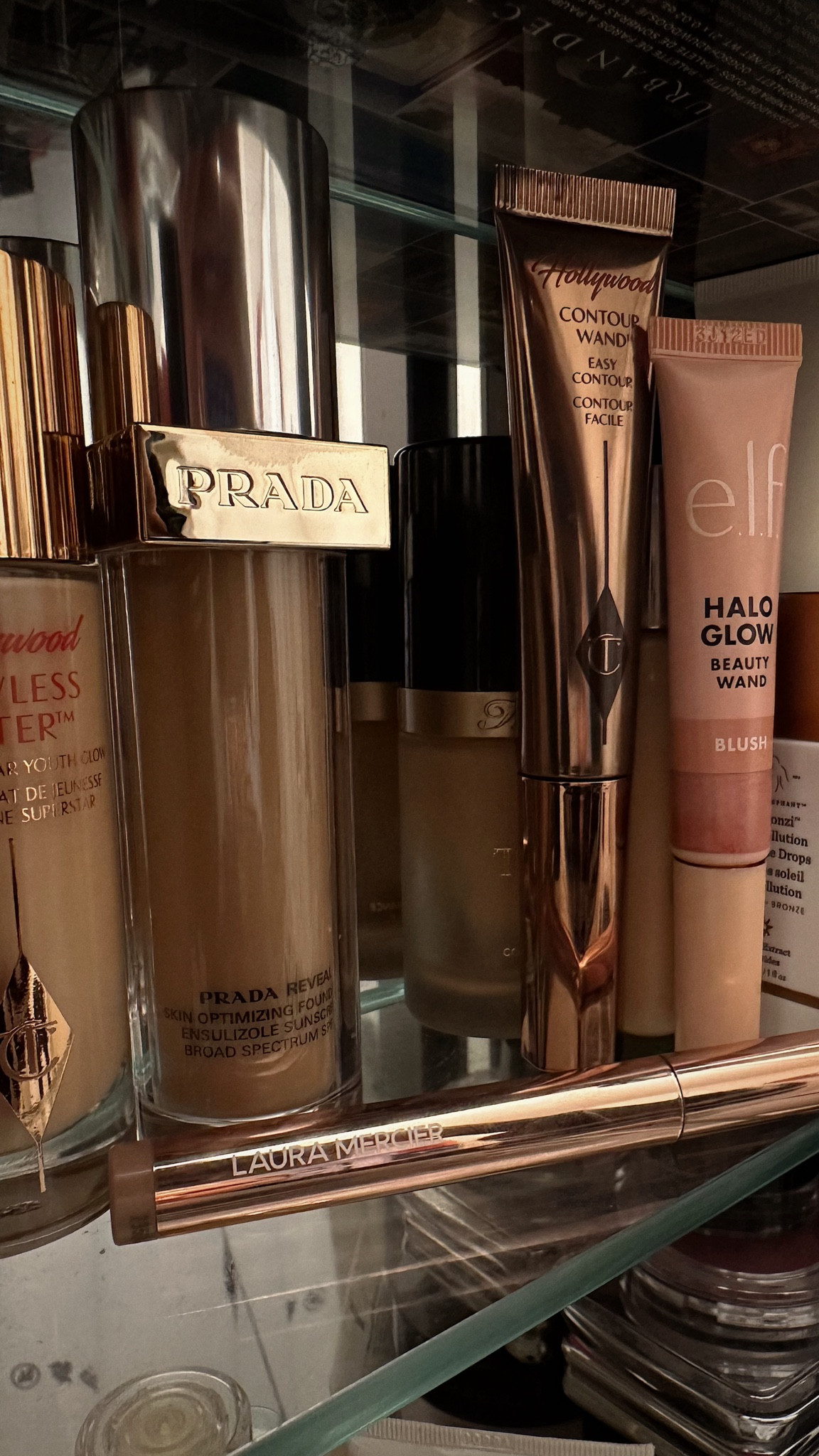 PRICE DROP SALE ALERT: EYE SHADOW STICKS

I swear by these Laura Mercier eye shadow sticks. With a quick flick like a crayon on your eyelid, your eyeshadow will look like you spent much more time on it when an actuality you only spent 20 seconds. It’s on sale right now 25% off at Sephora so snag it while you can.

Everyday make up, make up for the office 