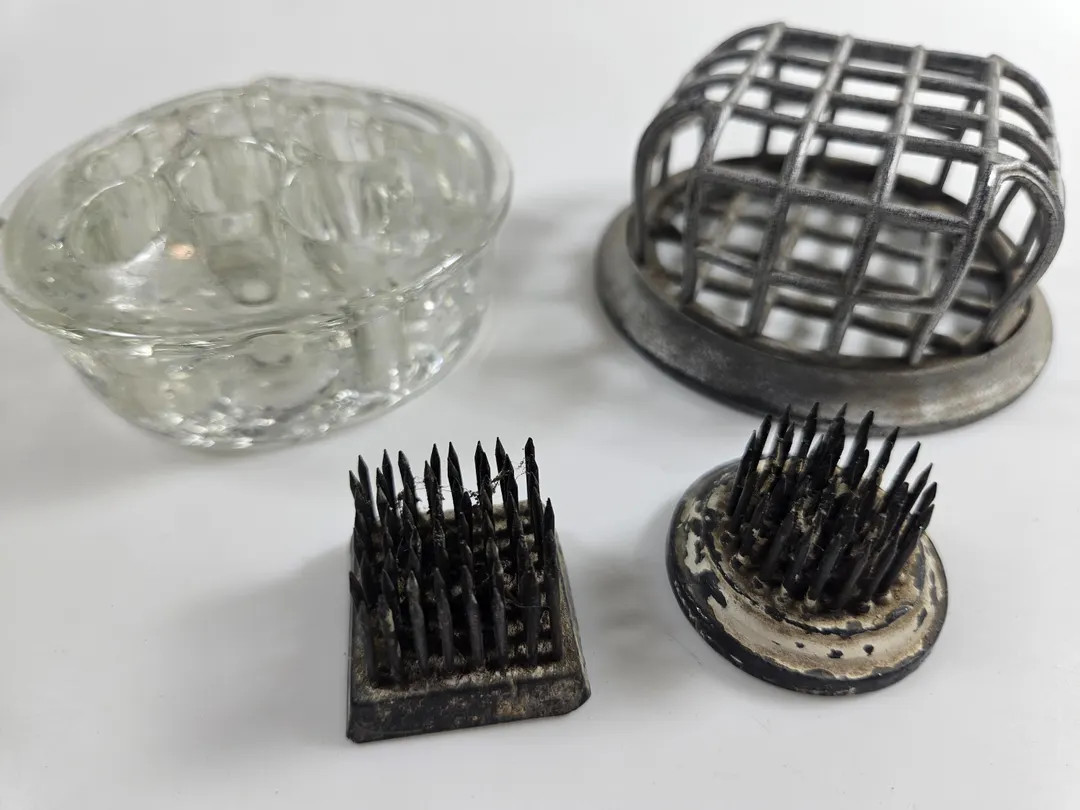 4 Vtg Flower Frogs // 3 Metal, 1 Glass - Etsy | Etsy (US)