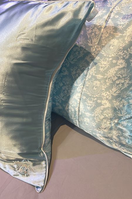 Gorgeous Bridgerton pillowcases - love the bee and toile so pretty 

#LTKhome #LTKfindsunder50 #LTKsalealert