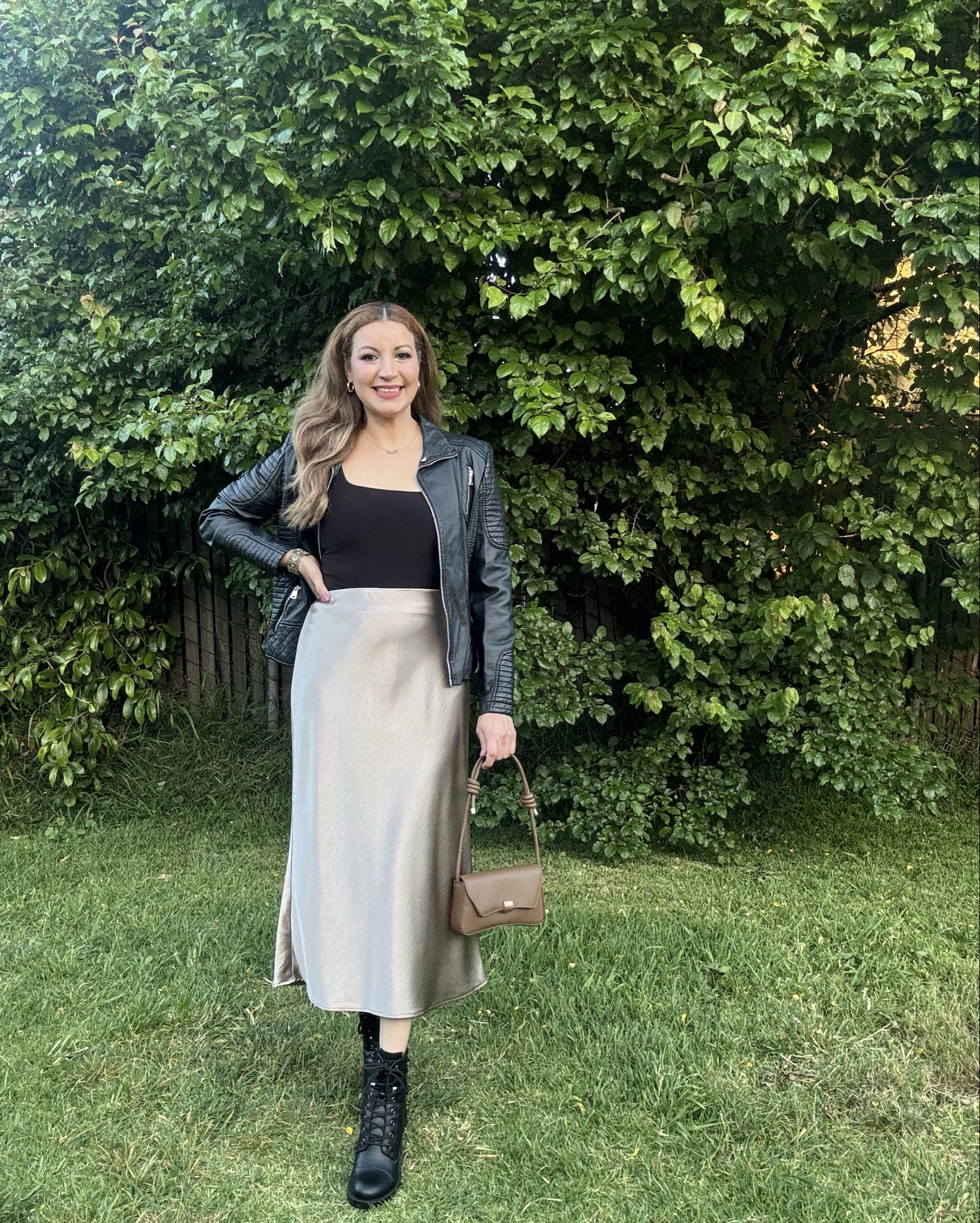 High Waisted Invisible Zipper Satin Midi Work Mermaid Skirt.
Size:M Regular 

#LTKMidsize #LTKSeasonal #LTKSummerEdit