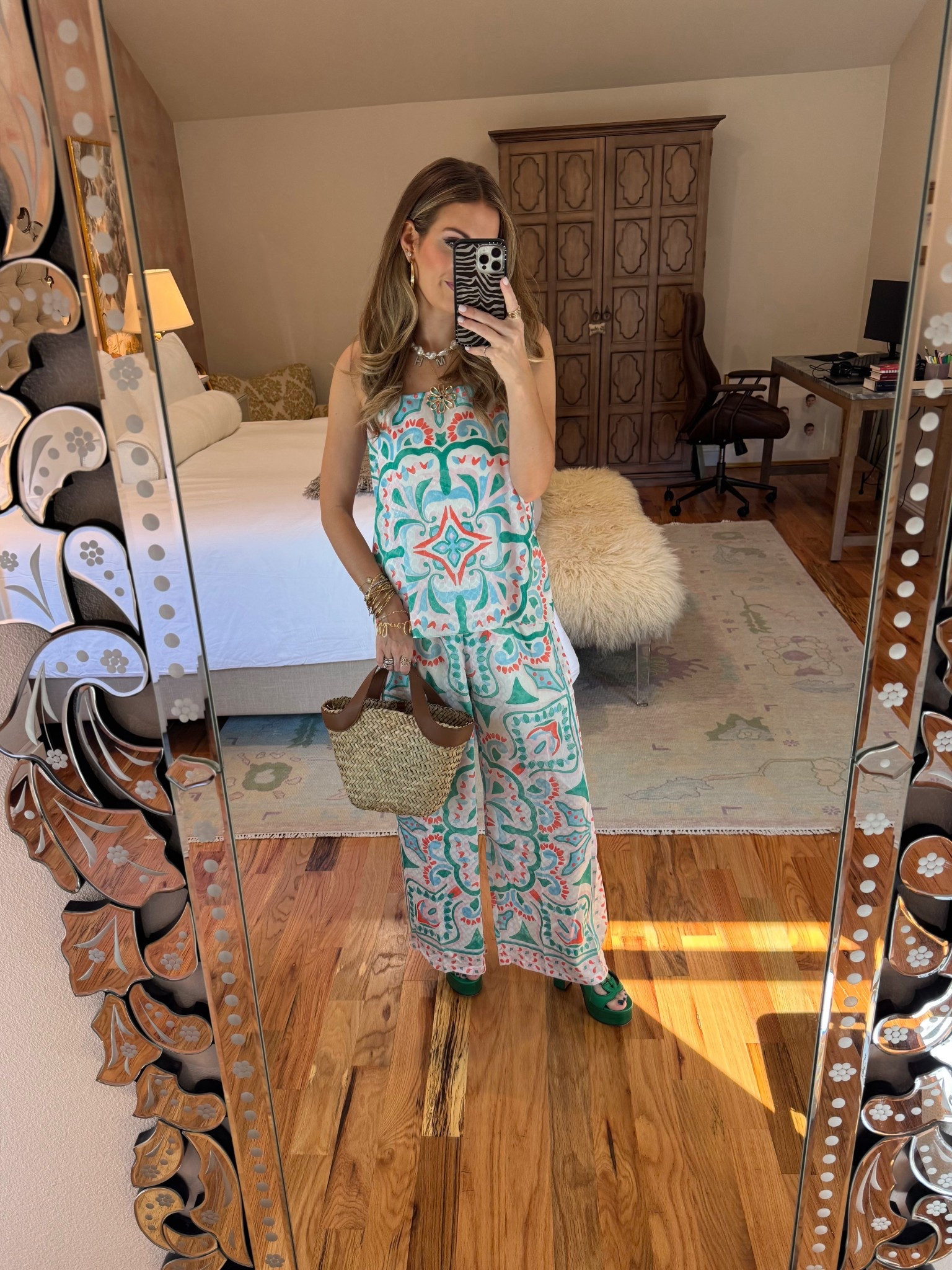 Avara code: KATEY15
Top: S
Pants: XS