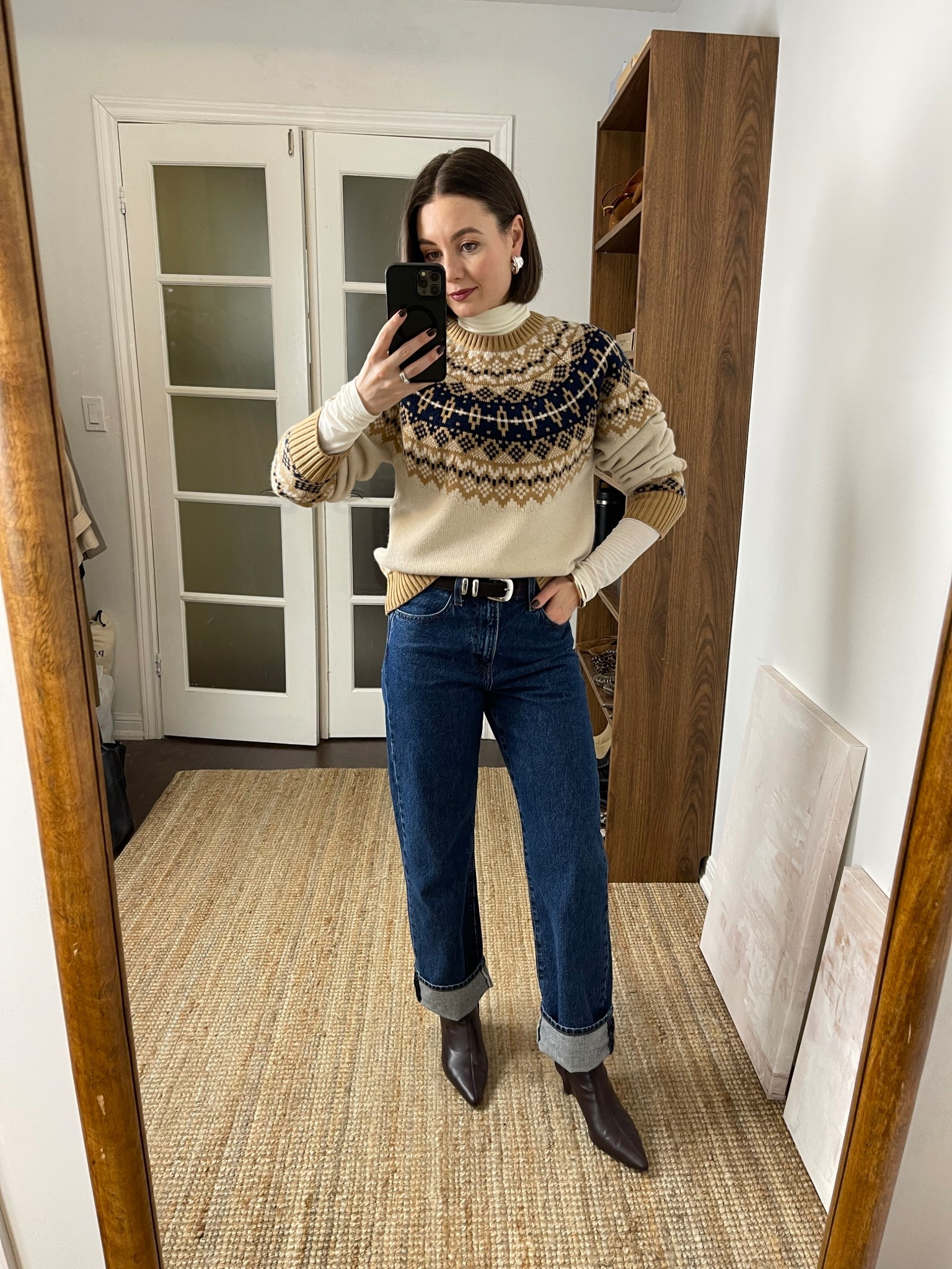Love a good fair isle sweater!! This one is a wool/cashmere blend and so luxurious and soft. Wearing a M.

Straight jeans (23), brown ankle boots



#LTKSeasonal #LTKootd #LTKHoliday