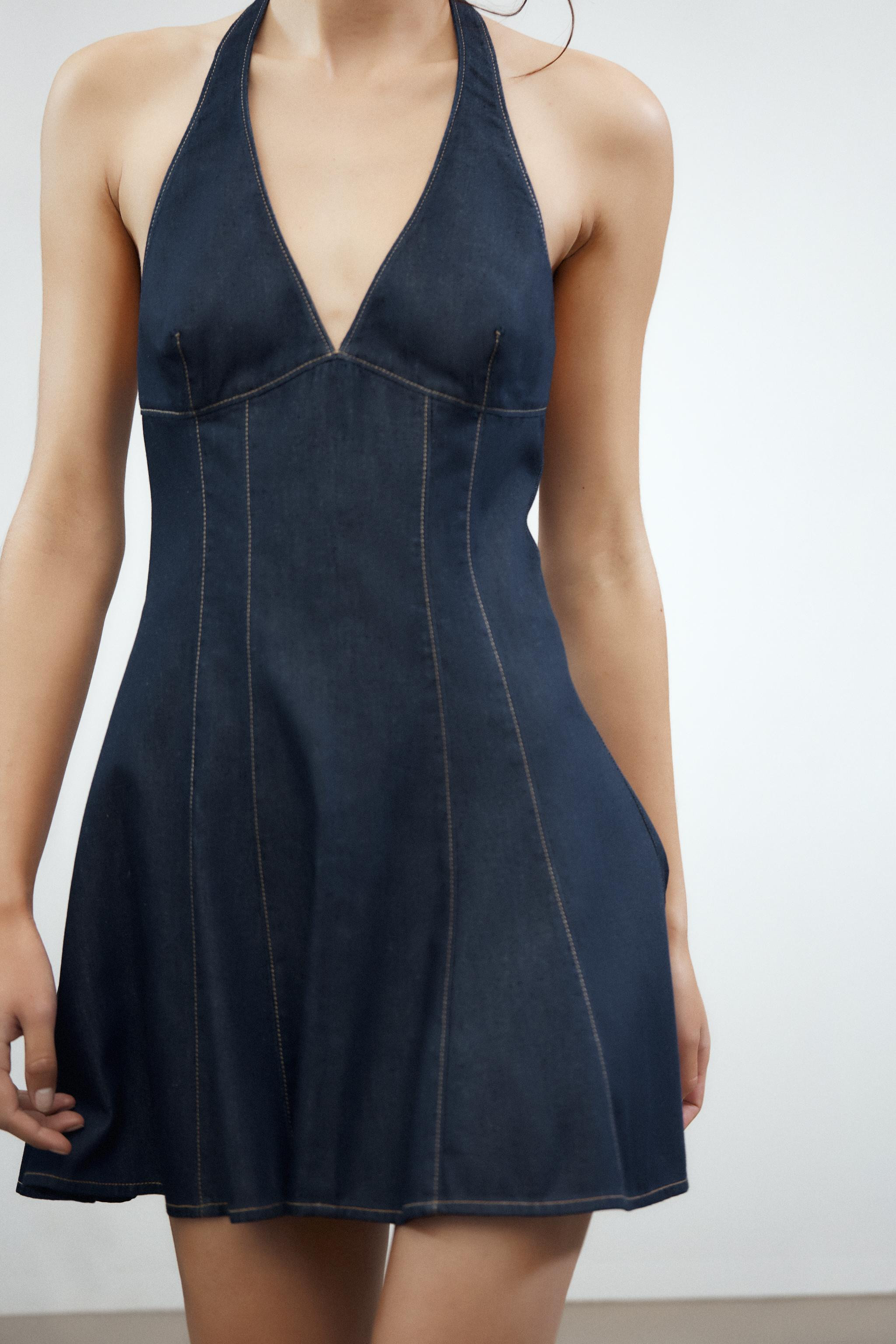 Short halter neck dress with V-neckline. Back zipper closure with concealed seam. | Zara US