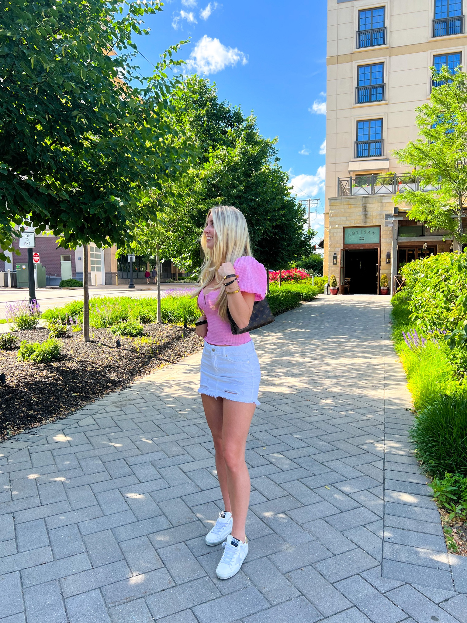 Happy Valentine’s Day💓🤍
• 
all the pink & ready for the warm weather! 🙌🏼 
 linking this outfit in stories & the @shop.ltk app! 
•
•
•


#LTKFind #LTKstyletip #LTKU