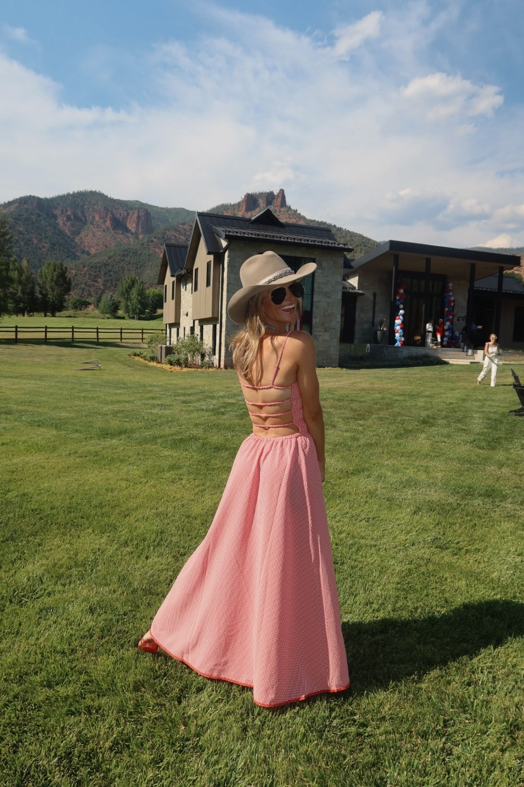 Wearing XS in dress.
