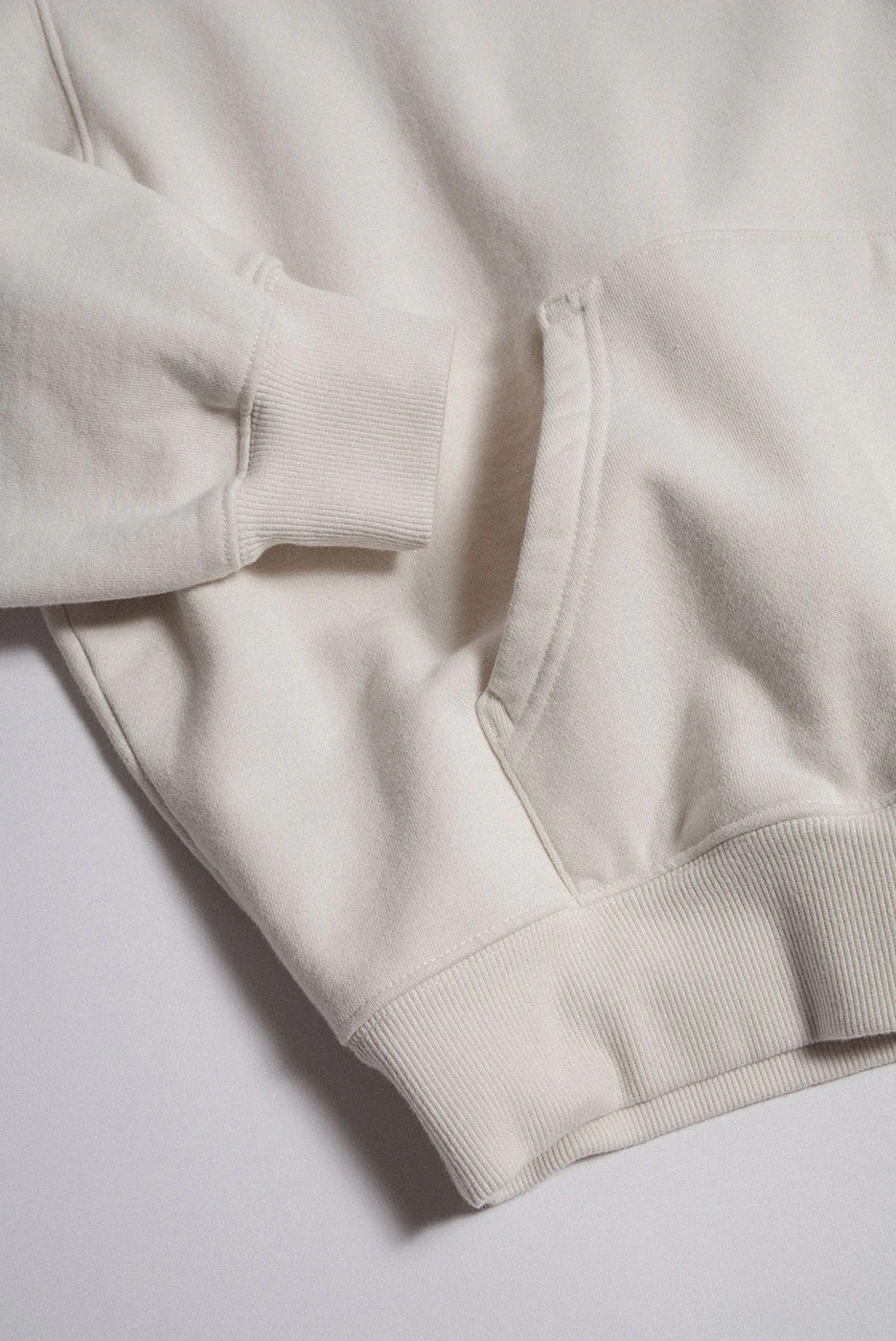HEAVYWEIGHT HOODIE | Elwood Clothing