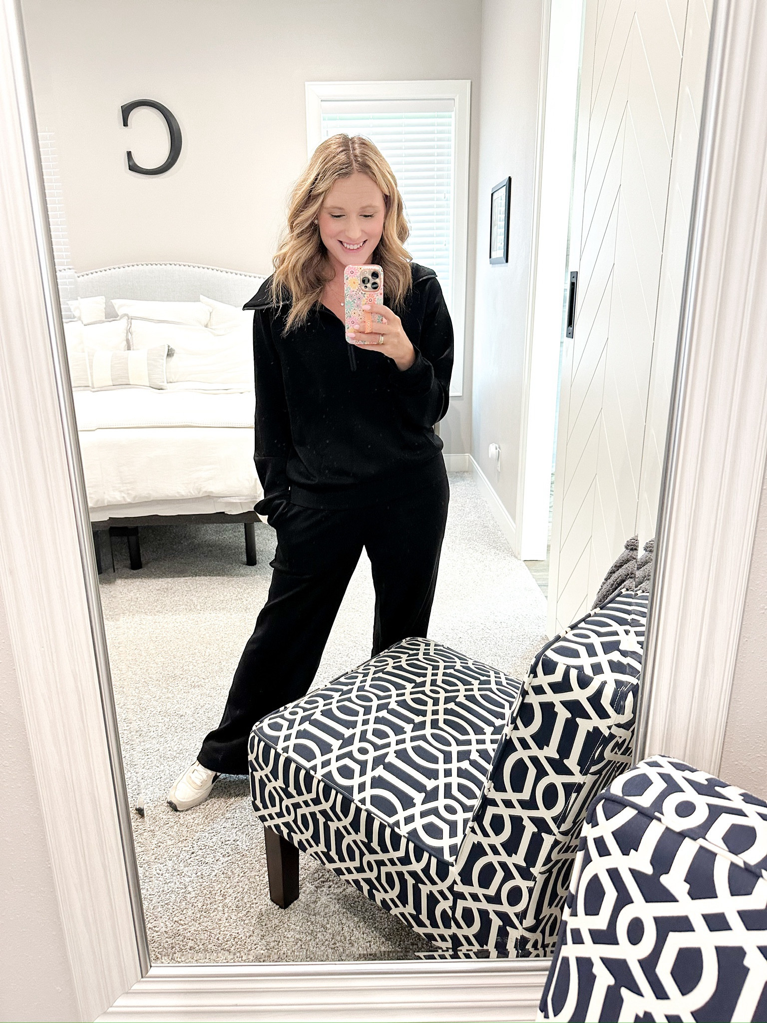 I have loved my 2 pc Amazon transitional short sets - so I saw the offering in a 2 pc long sleeve/pant set so it was a must purchase.   Sweatsuit perfect.  Choose from several color options. 

//
Sweatsuit 
Fall warm outfits 
Winter cozy outfits 
Fall cozy outfits 
2 pc cozy pant outfits 
Lounge wear

#LTKFindsUnder50 #LTKStyleTip