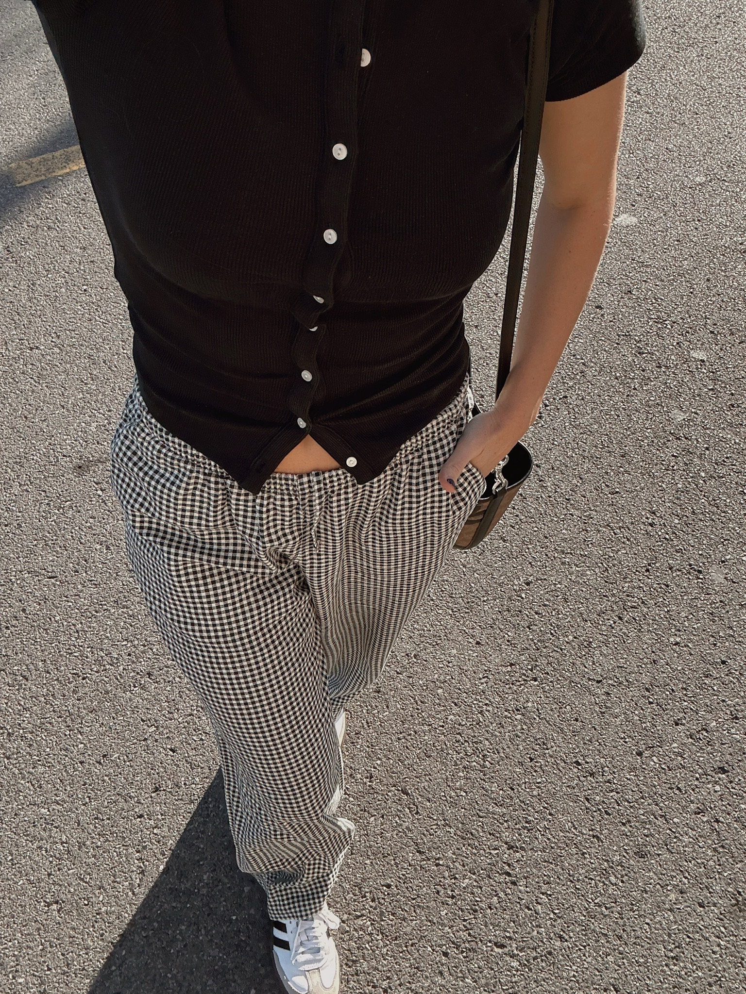 Abercrombie top currently on sale + extra 15% off with code AFCHICKS 
Finally snagged the target gingham linen pant & they are perfect 