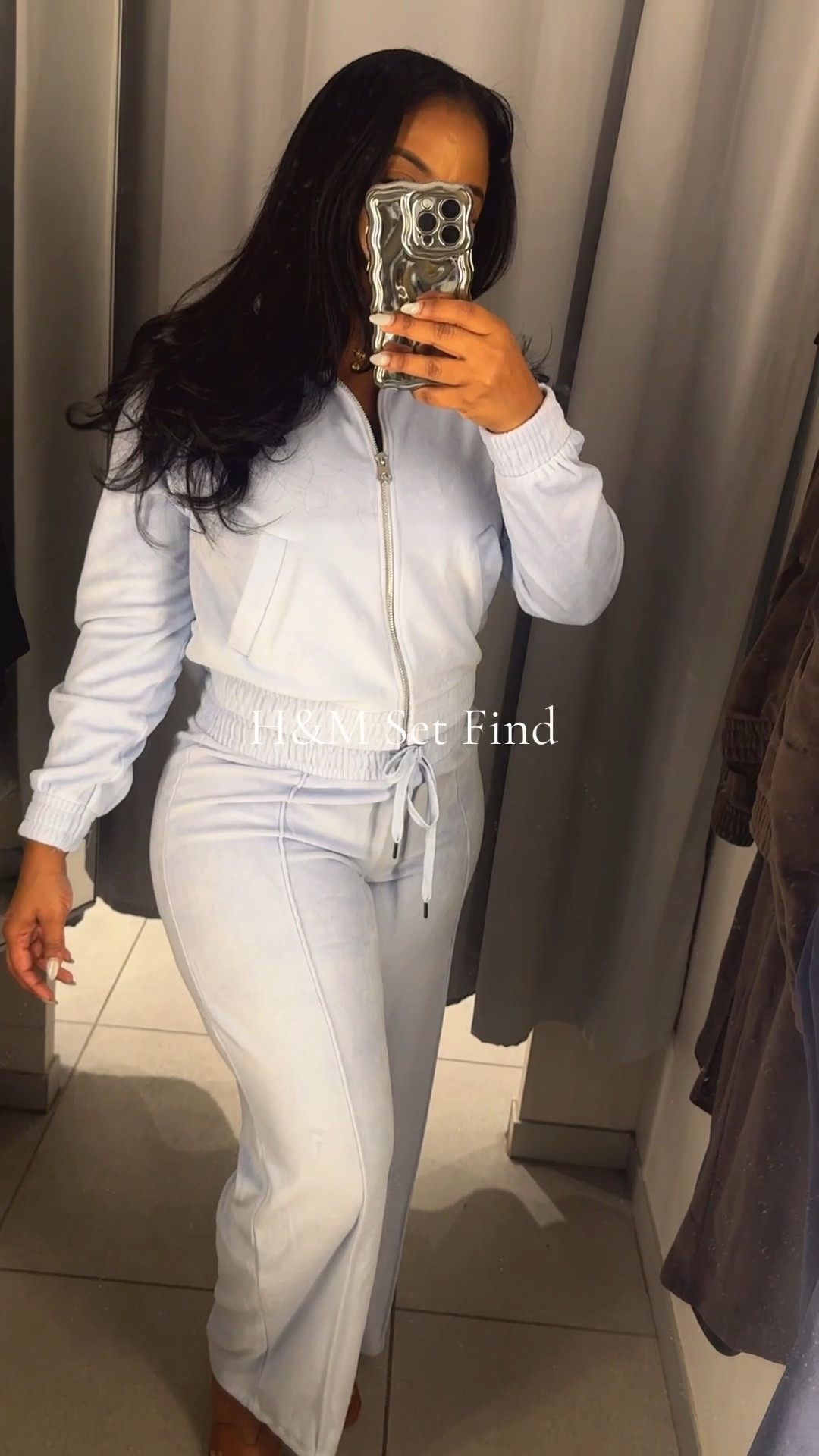 H&M Winter Set.

170lb hips 44 height 5’4.

Im wearing a size small jacket And medium pants 

VELOUR JACKET WITH ZIPPER with WIDE-LEG VELOUR JOGGERS 


#LTKActive #LTKCyberWeek #LTKSaleAlert