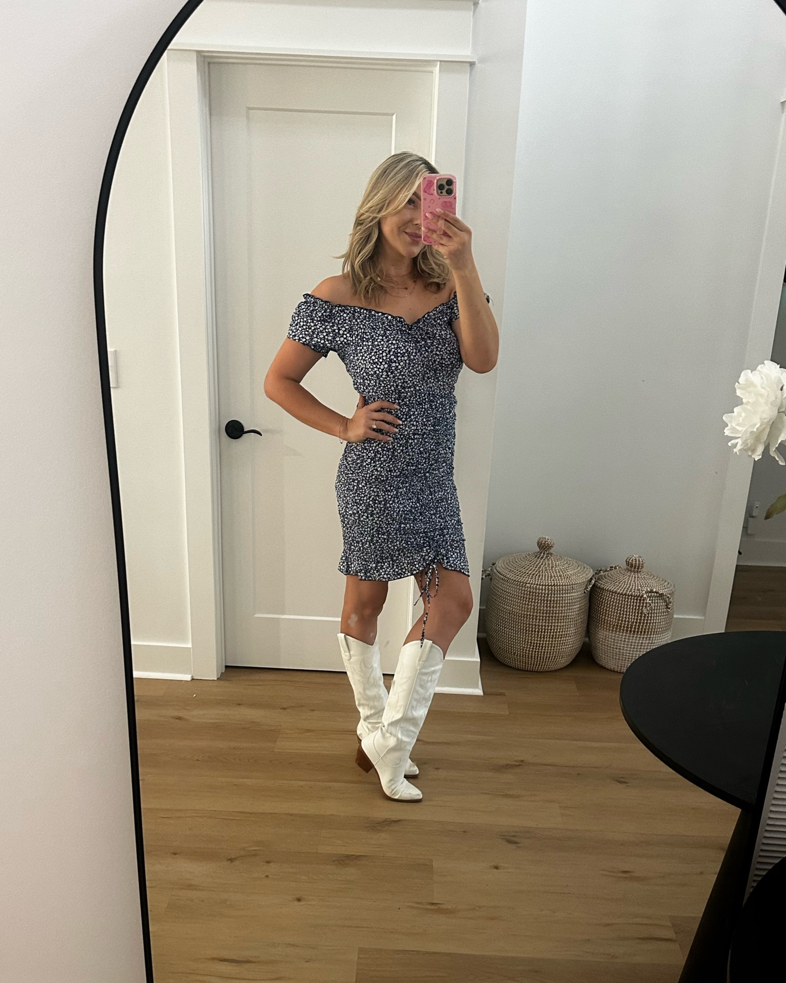 This dress snatches you in all the right places 🤌🏻🤌🏻

#LTKStyleTip #LTKMidsize #LTKU