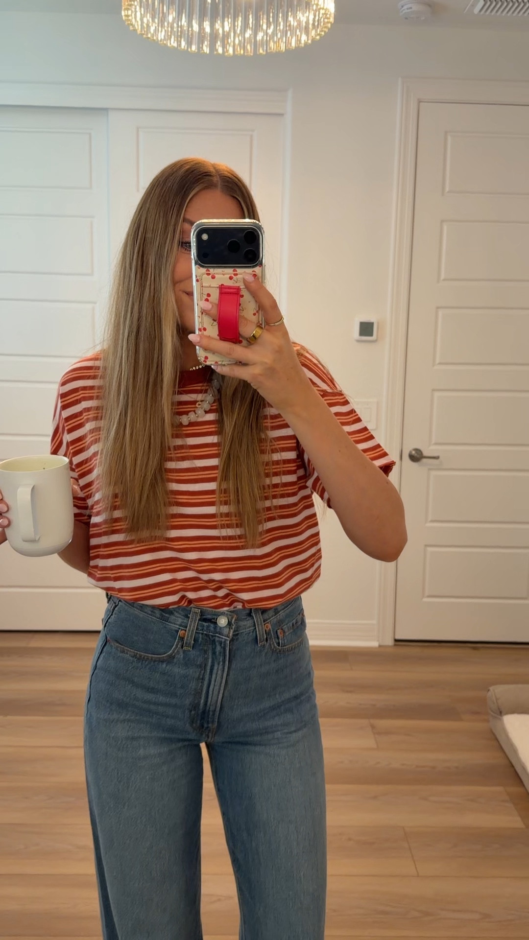 Casual spring outfit! Wearing an XS in the tee and 27x34 in the jeans 