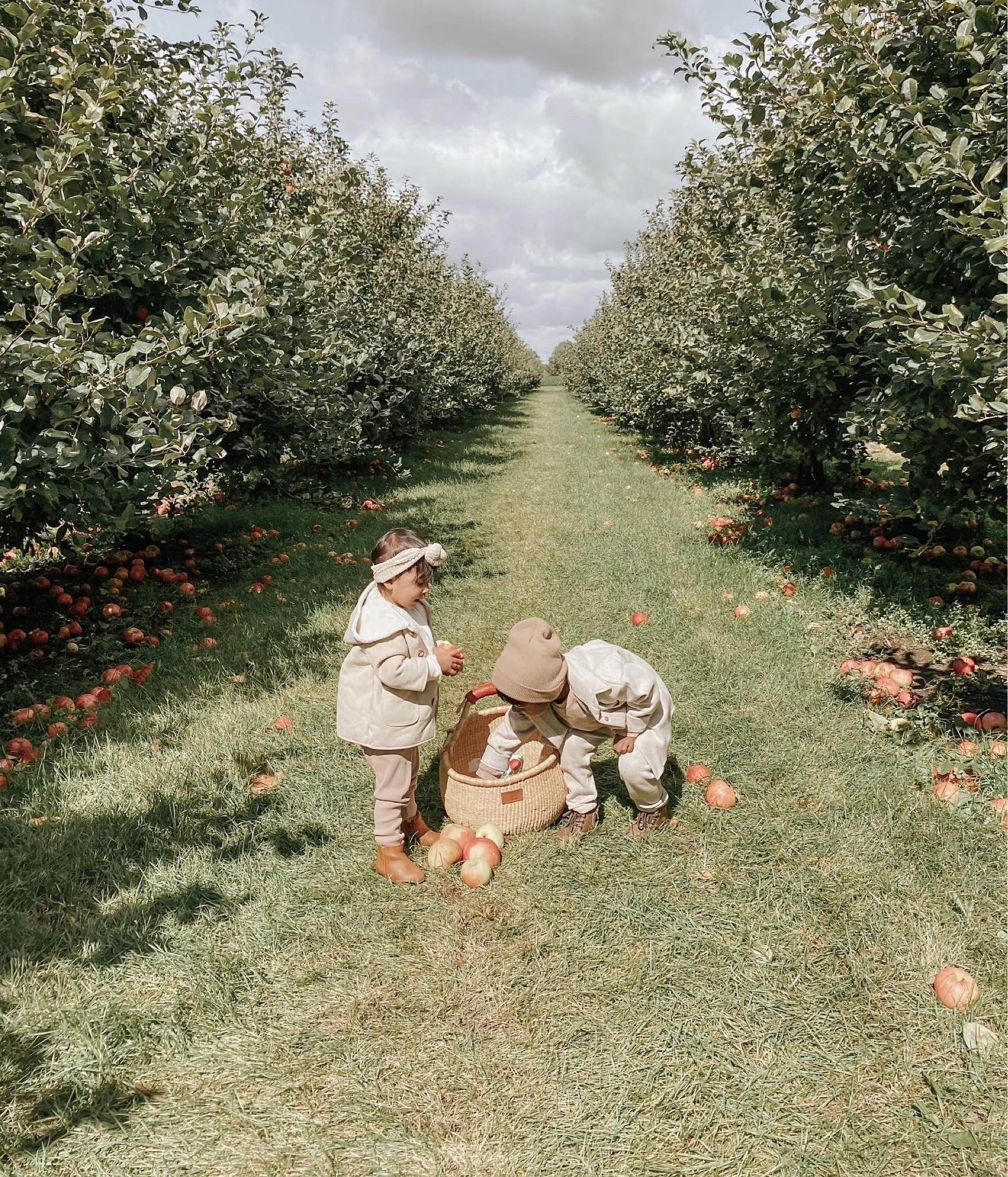 Neutral apple picking outfits 🤎

#LTKbaby #LTKkids #LTKfamily