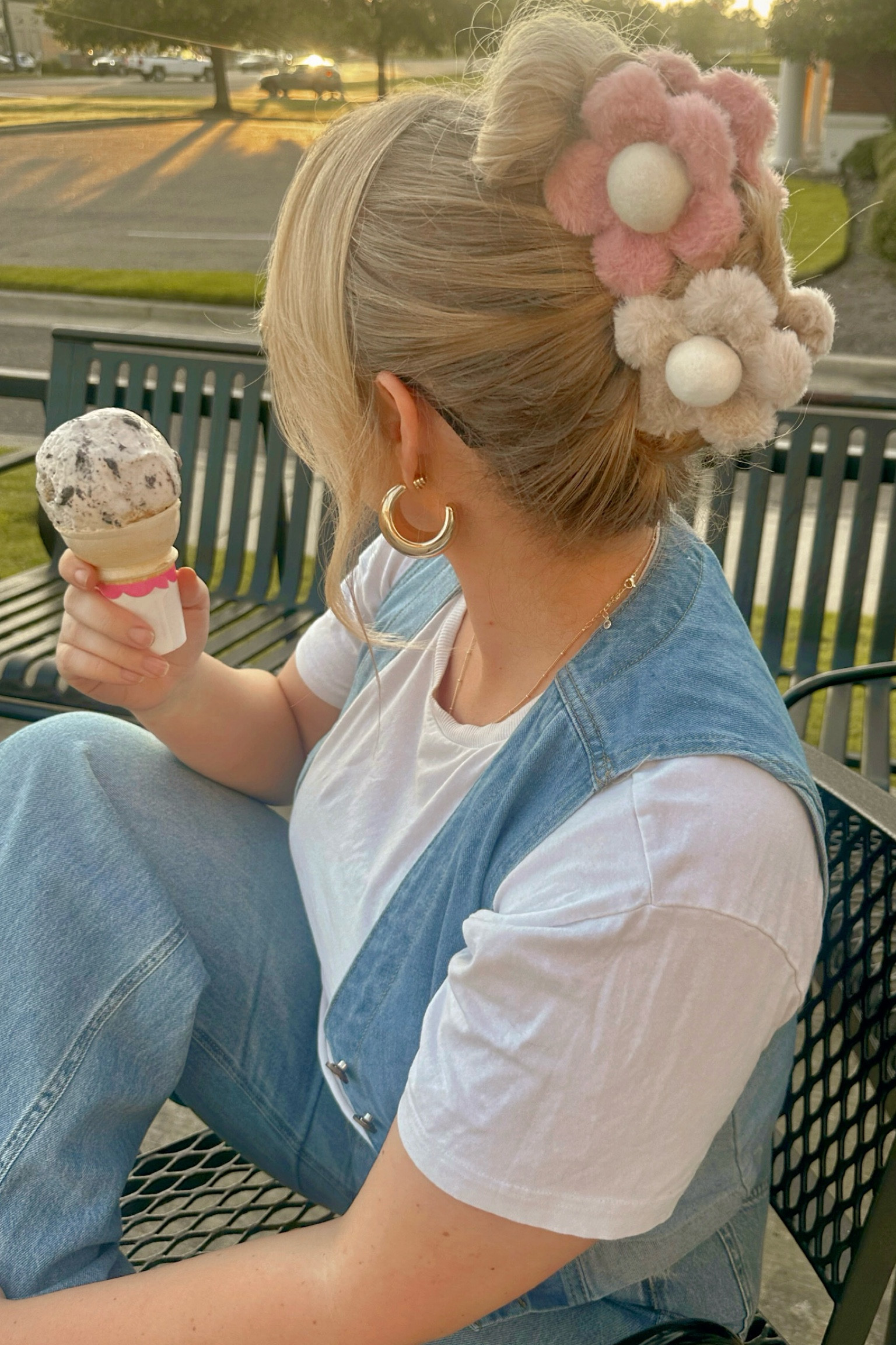 fuzzy claw clips = my go to fall hair accessory this season 🎀🤍



Fuzzy claw clip. Claw clips. Hair accessories. Blue Jean outfit. Blue Jean vest. Chunky jewelry  

#LTKStyleTip #LTKBeauty #LTKFindsUnder50
