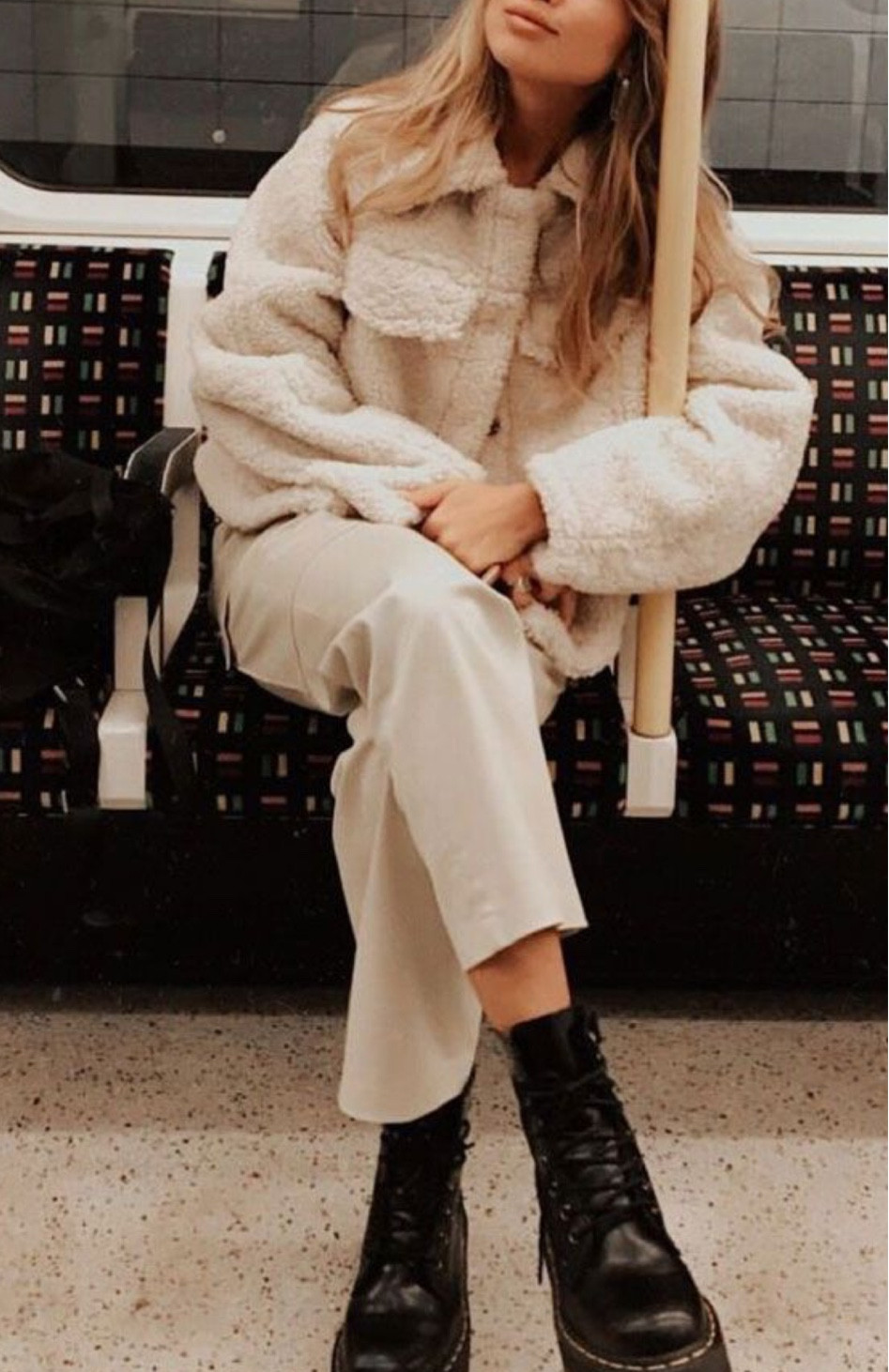 Comfy and warm outfit in white and black. Wearing Dr.Martens boots and a white Sherpa / Sherling jacket.
Links to same or similar products bellow! 💫
#sherpajacket #drmartens #blackboots #militarboots #drmartensboots #wintershoes #winter #fall #boots #sherpacoat #sherlingjacket #sherlingcoat #teddybear #teddycoat #knitpants #mango #cos #arket #h&m #zara #abercrombie #xmas #ugg

#LTKshoecrush #LTKSeasonal #LTKstyletip