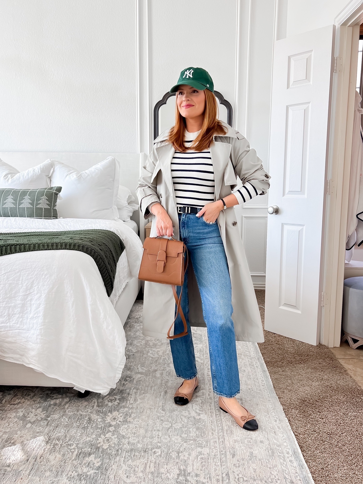A transitional spring look that’s all on sale! Abercrombie 25% off denim and 15% off everything else!!

Sizing:
Striped top - small
Jeans - 27
Trench coat - small
Flats - TTS

#LTKfindsunder100 #LTKSeasonal #LTKsalealert