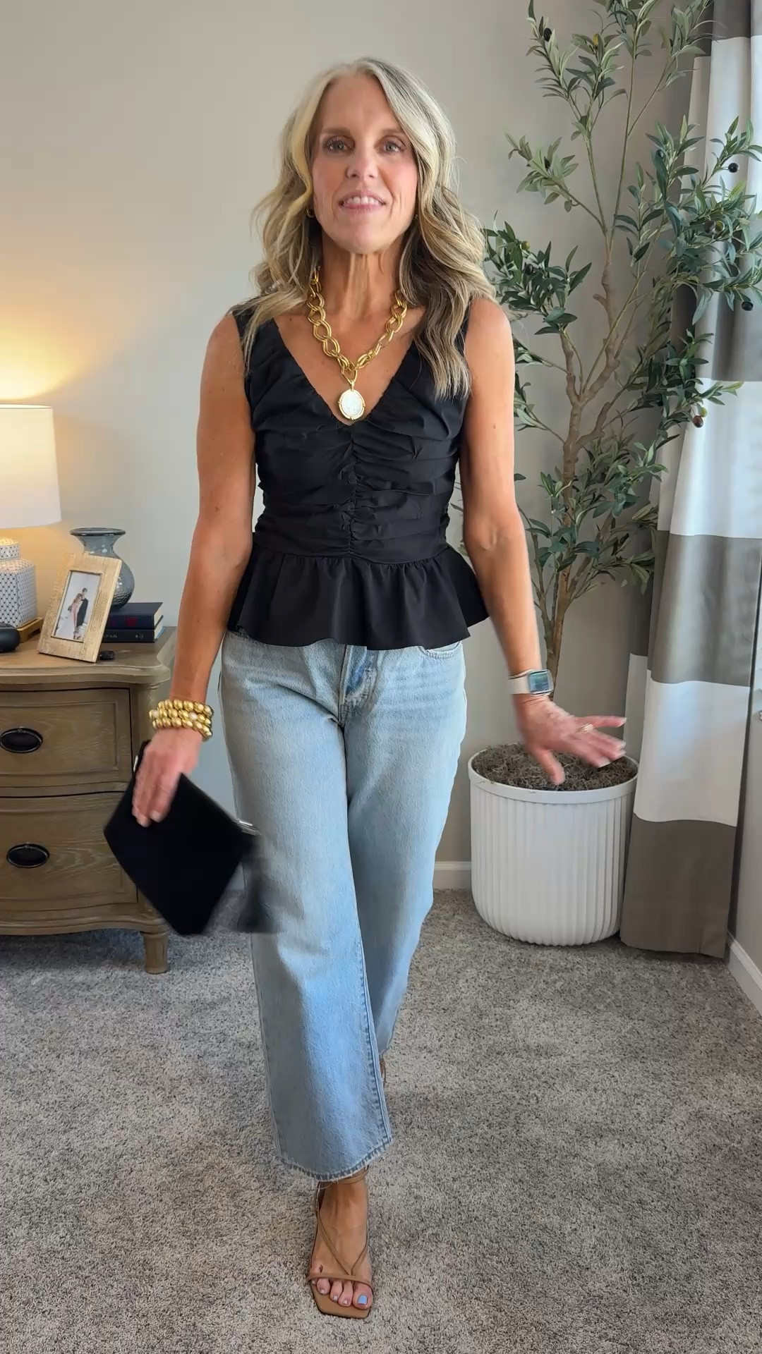 You can’t beat a cute black top and a good pair of jeans. Wearing 26 in jeans and XS top
@levi @Express

#LTKgrwm #LTKootd #LTKOver40