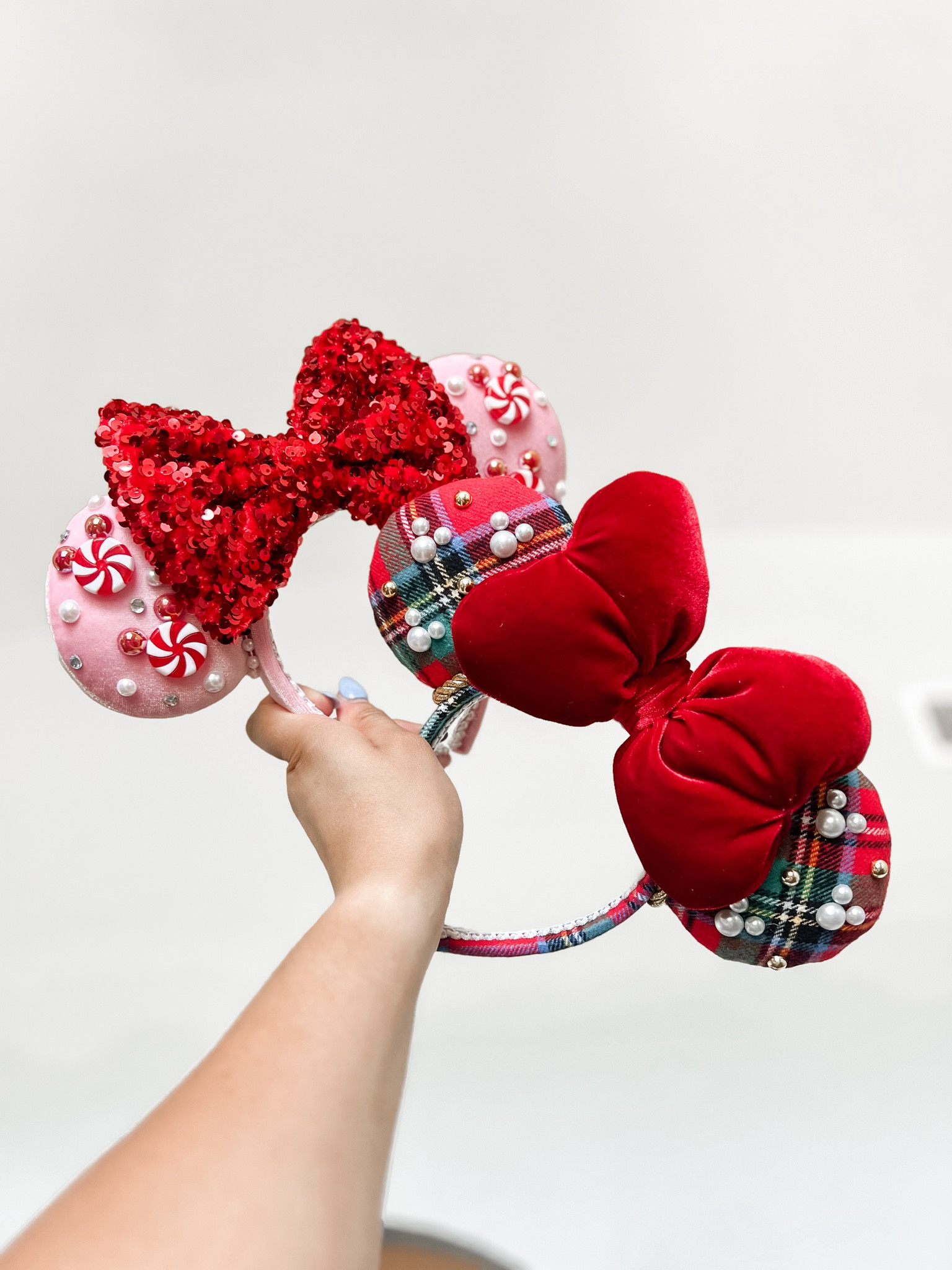 It’s the most wonderful time of the year 🎄✨💖🐭

#LTKSeasonal #LTKStyleTip