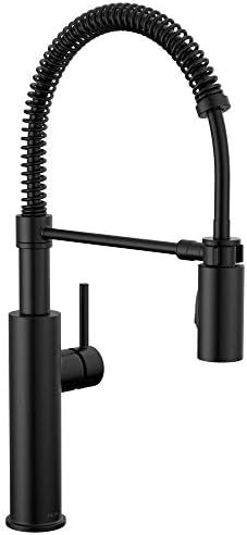 Delta Faucet Antoni Black Kitchen Faucet with Pull Down Sprayer, Commercial Style Kitchen Sink Fa... | Amazon (US)