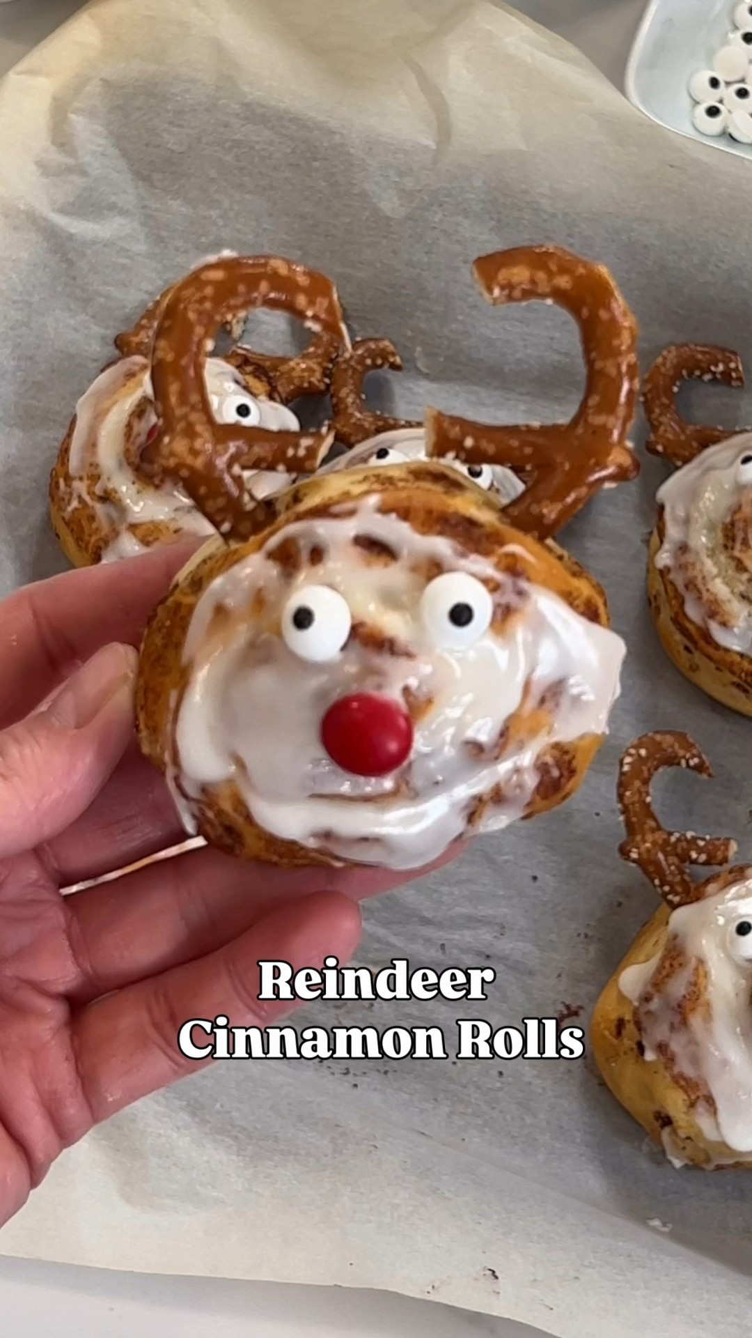 Reindeer cinnamon rolls for the most magical holiday morning! 🦌✨ Pretzel antlers, candy eyes, and the cutest little red noses… I mean, how sweet are these?! Perfect for Christmas breakfast or a festive brunch moment! 🎁

#ChristmasBreakfast #HolidayFun #HolidayTraditions 

#LTKHoliday #LTKmomlife #LTKSeasonal