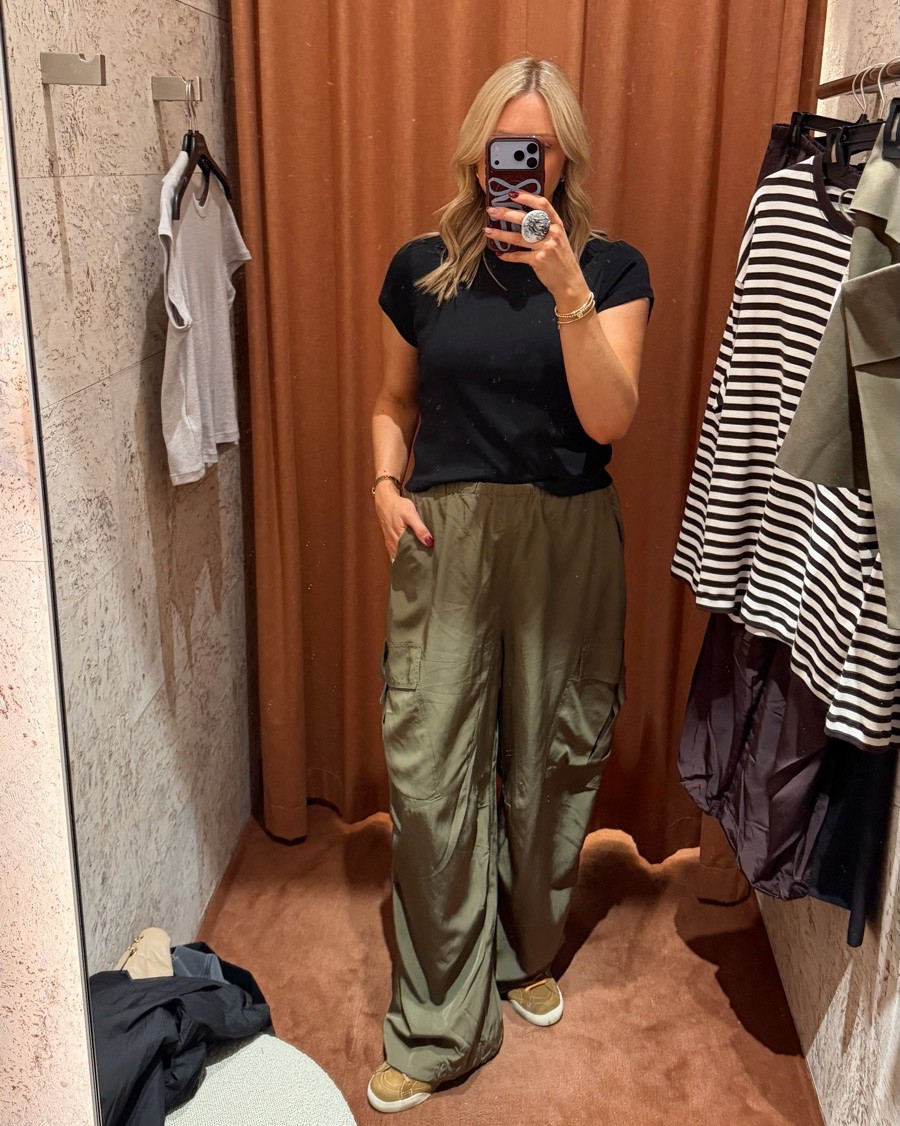 Everything I tried on at Witchery today. Sizing as follows:

Baby tees - medium. Cargos pants - all size 12. Mini skirt - 12. Black bomber jacket - 12, and a medium in the long sleeve top (it’s huge, size down at least one or two sizes!) x

#LTKaustralia #LTKspring #LTKstyletip